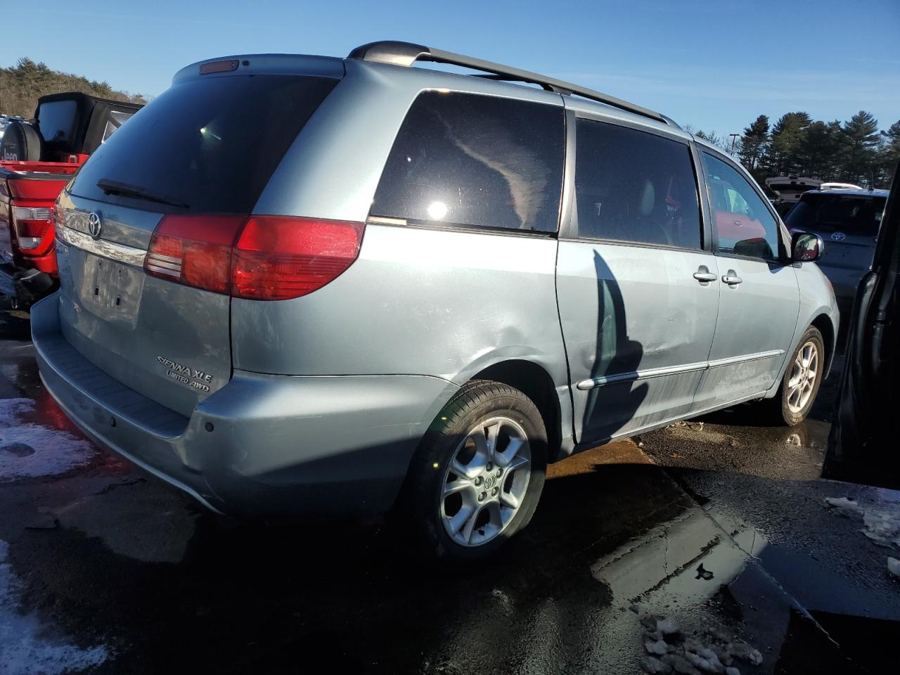 Photo 2 VIN: 5TDBA22C44S026855 - TOYOTA SIENNA 