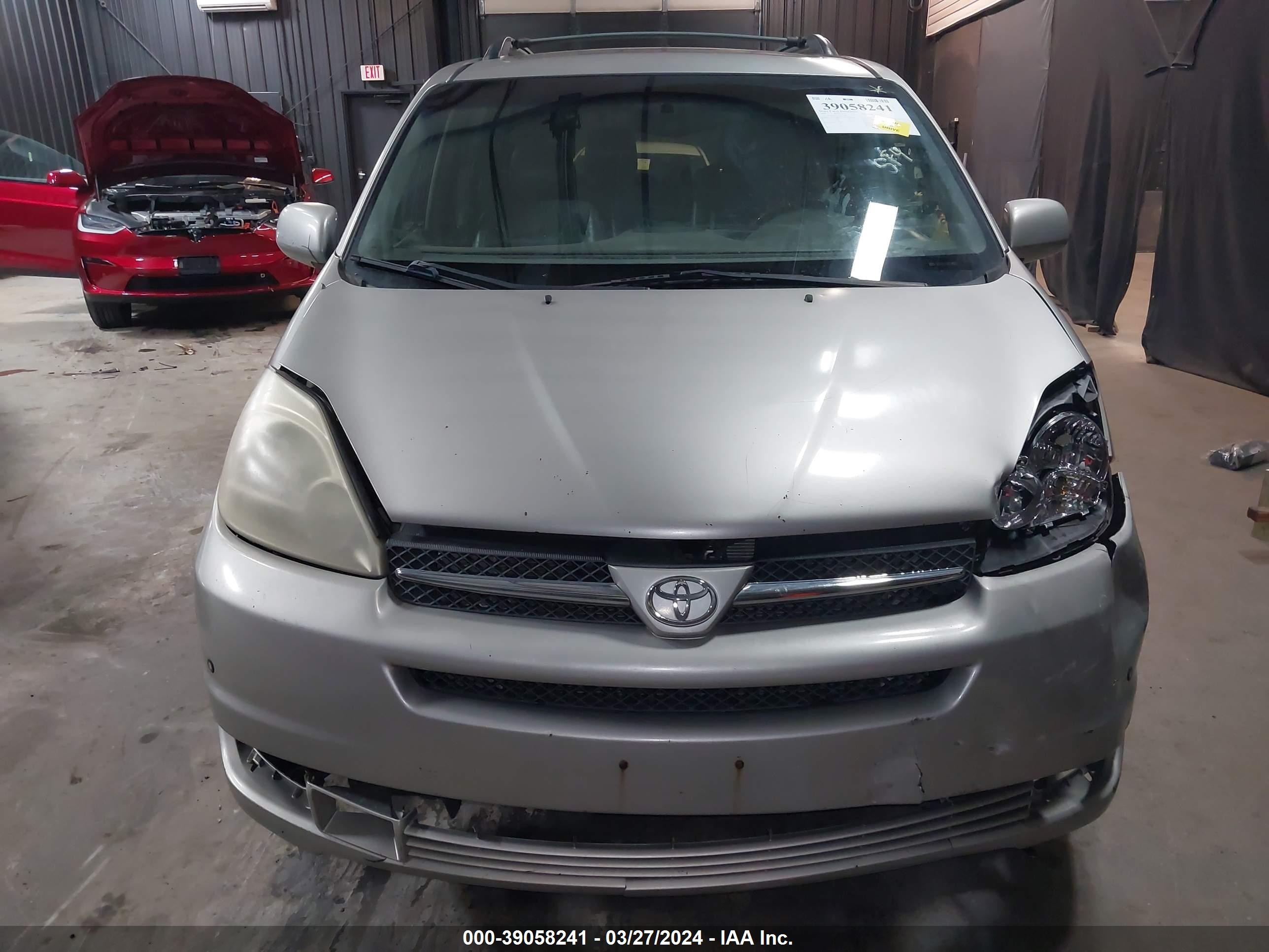 Photo 11 VIN: 5TDBA22C45S034598 - TOYOTA SIENNA 