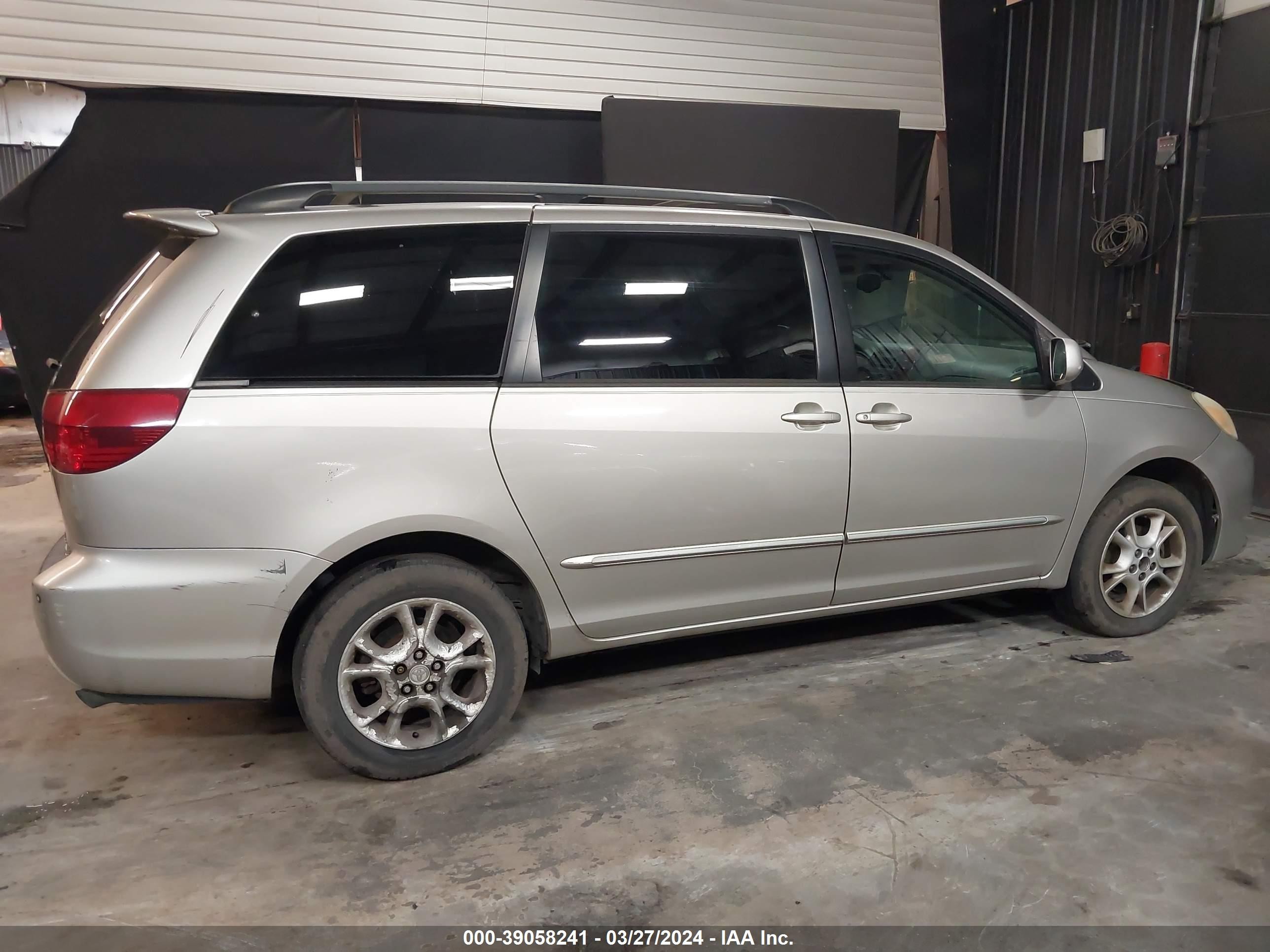 Photo 12 VIN: 5TDBA22C45S034598 - TOYOTA SIENNA 