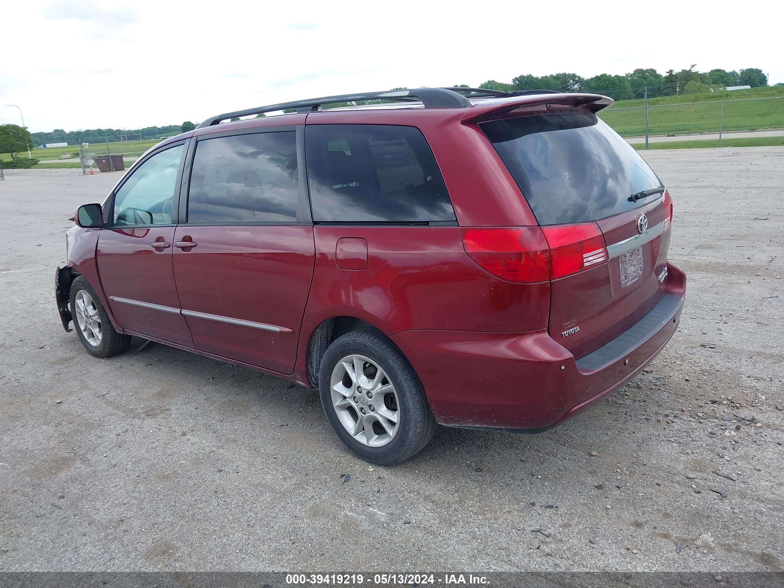 Photo 2 VIN: 5TDBA22C45S037145 - TOYOTA SIENNA 