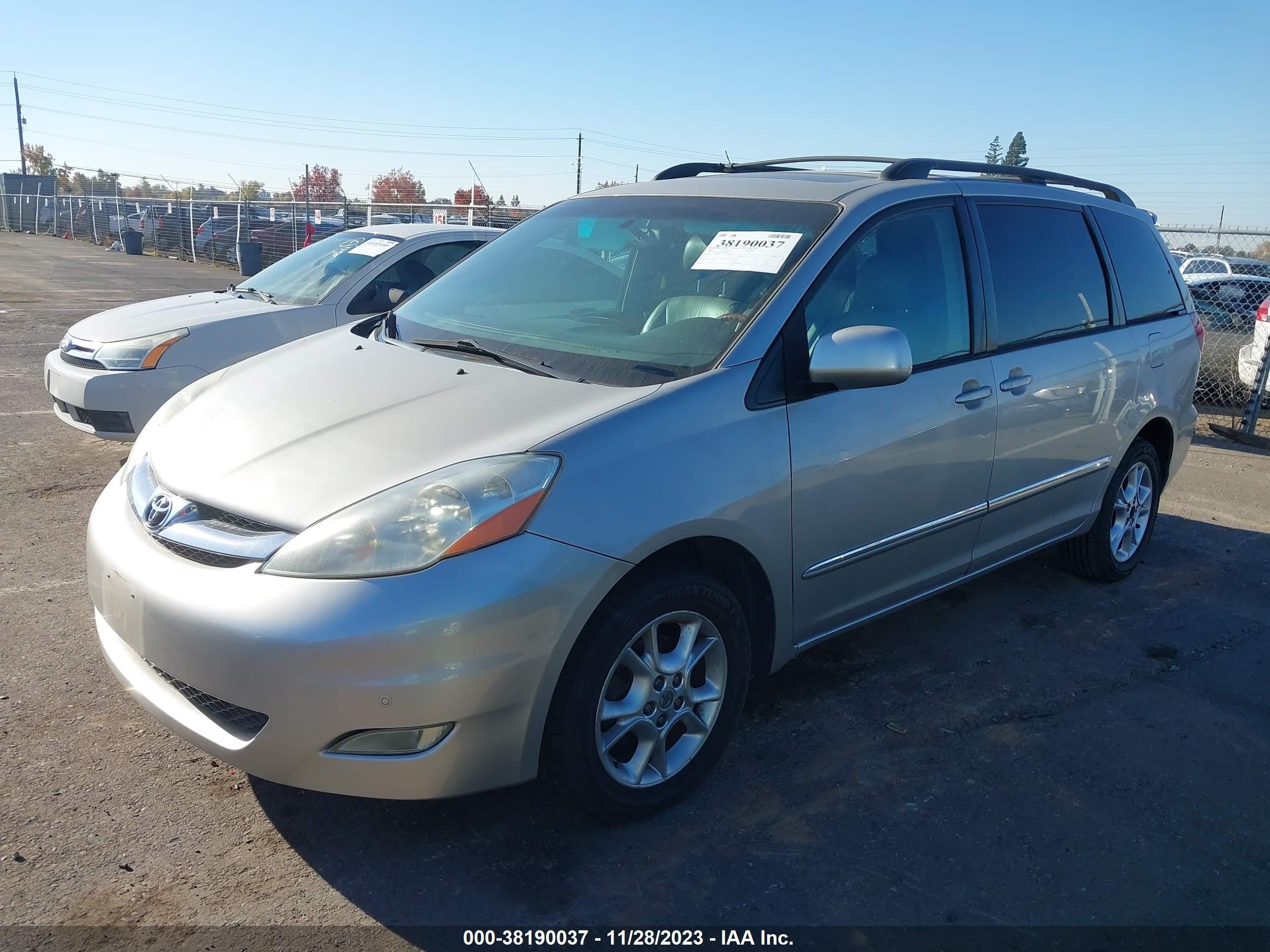 Photo 1 VIN: 5TDBA22C46S075704 - TOYOTA SIENNA 