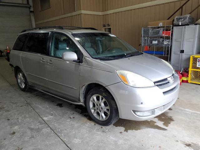 Photo 3 VIN: 5TDBA22C54S015783 - TOYOTA SIENNA XLE 