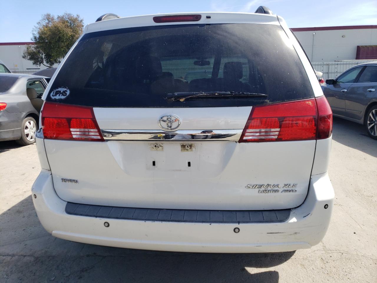 Photo 5 VIN: 5TDBA22C55S049546 - TOYOTA SIENNA 