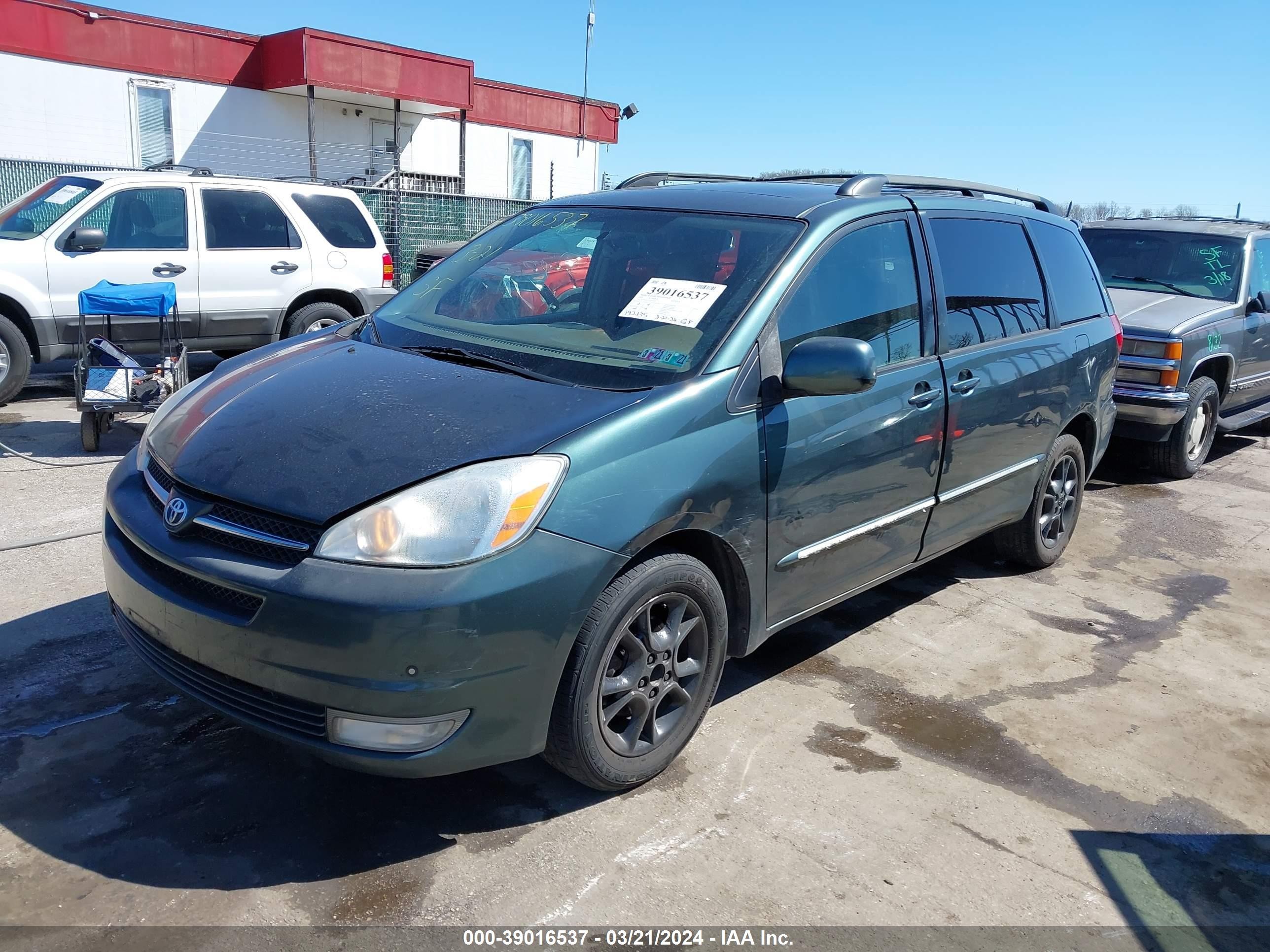 Photo 1 VIN: 5TDBA22C65S035591 - TOYOTA SIENNA 