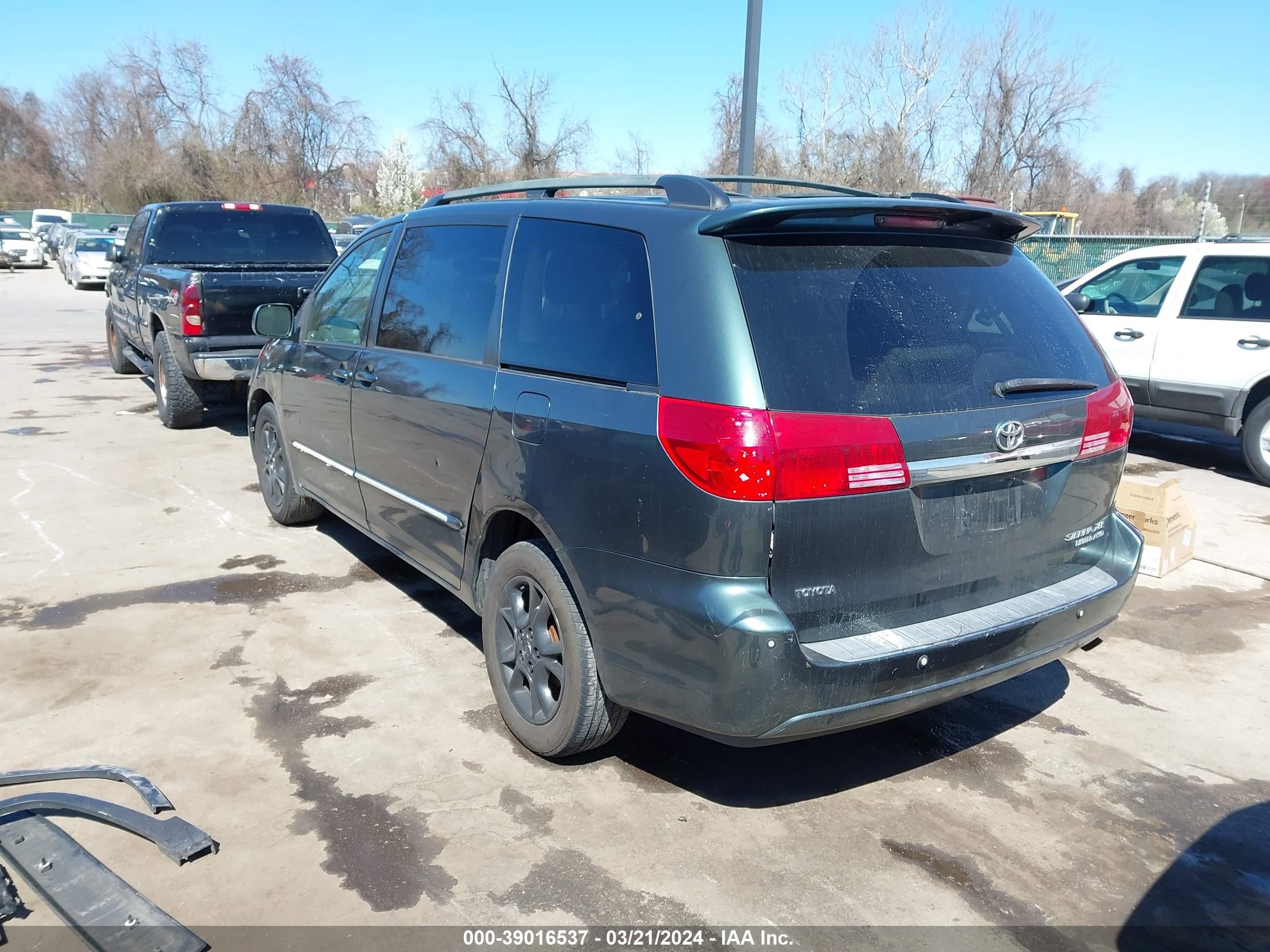 Photo 2 VIN: 5TDBA22C65S035591 - TOYOTA SIENNA 