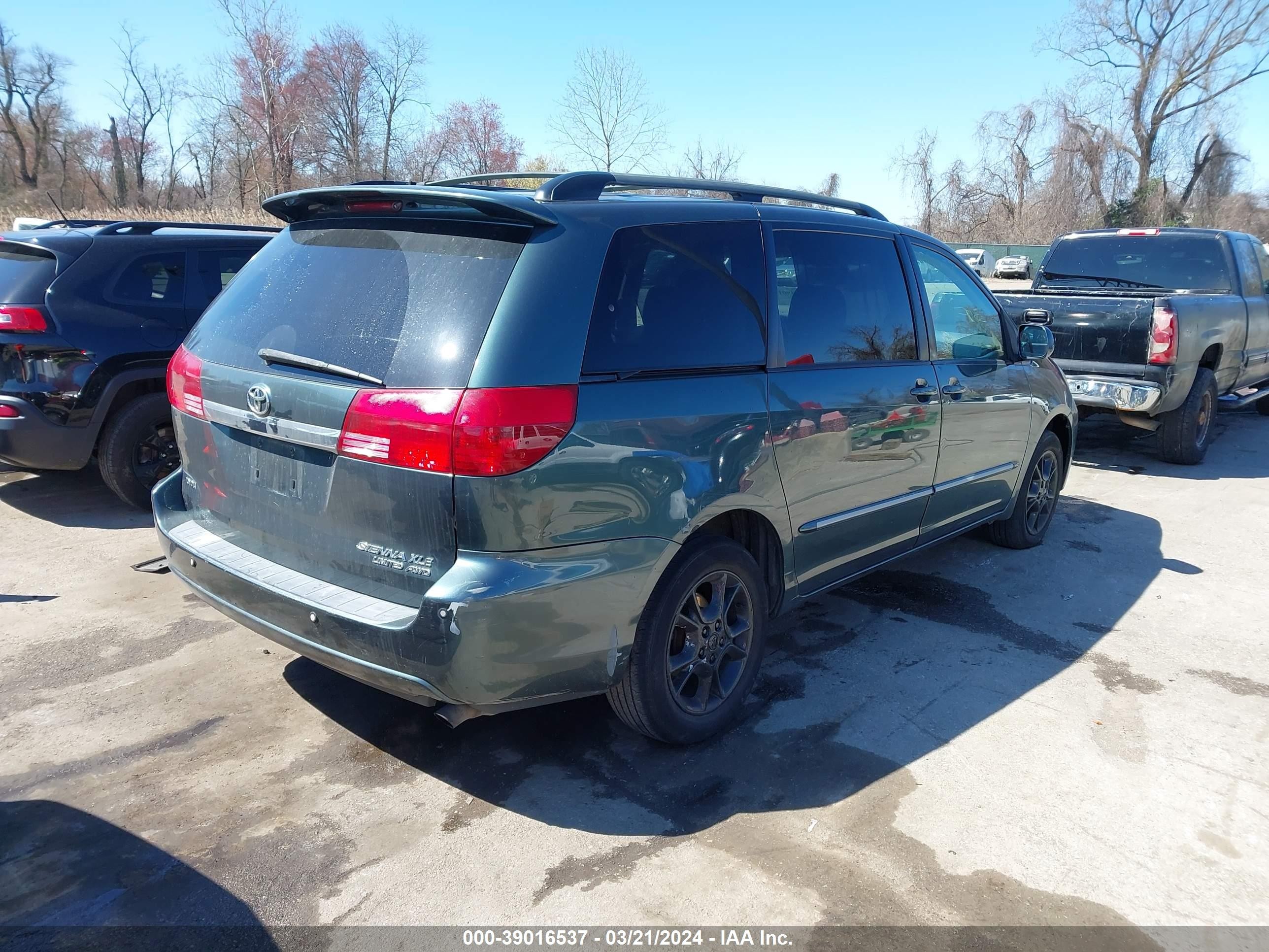 Photo 3 VIN: 5TDBA22C65S035591 - TOYOTA SIENNA 