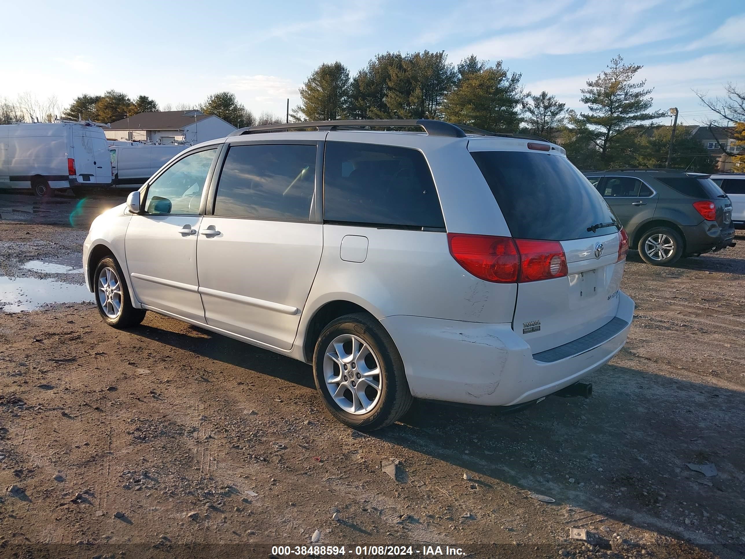 Photo 2 VIN: 5TDBA22C66S073047 - TOYOTA SIENNA 