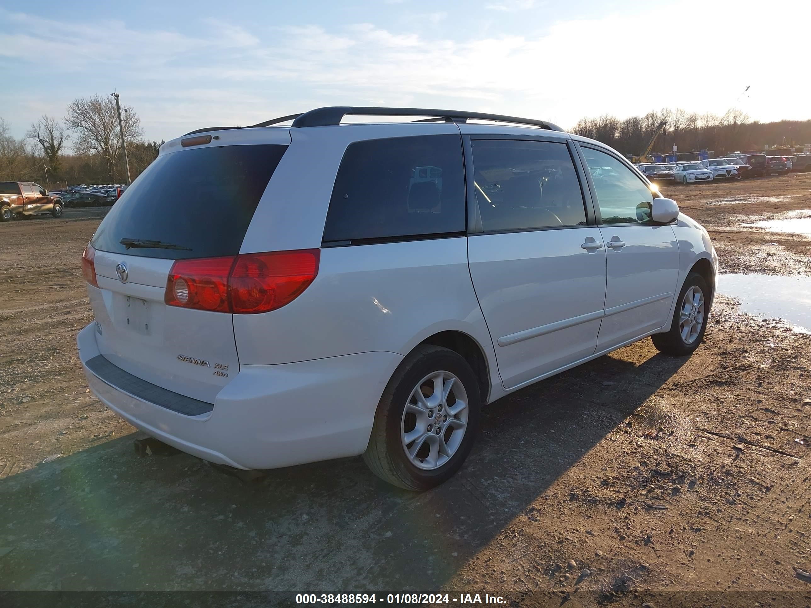 Photo 3 VIN: 5TDBA22C66S073047 - TOYOTA SIENNA 