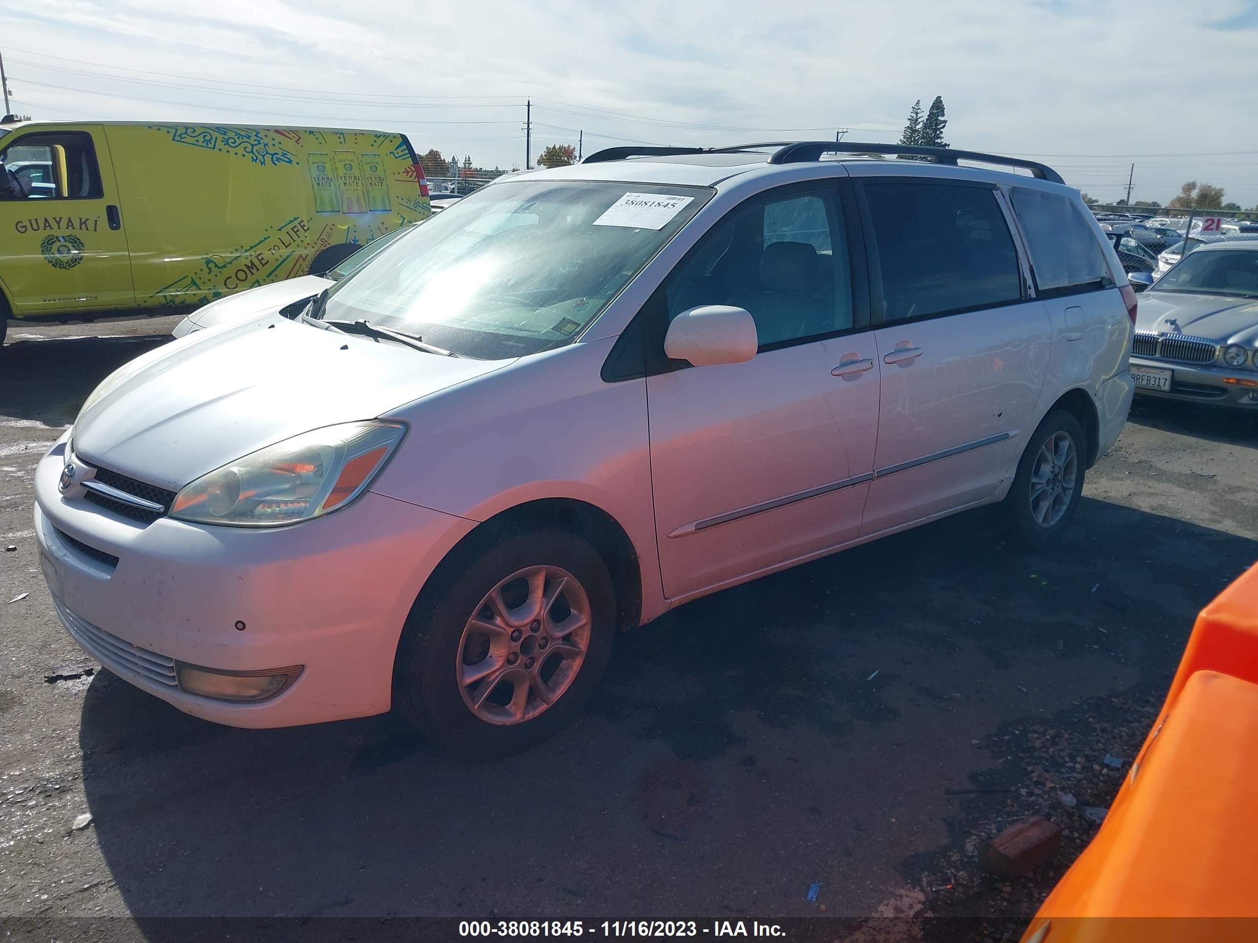 Photo 1 VIN: 5TDBA22C74S010939 - TOYOTA SIENNA 