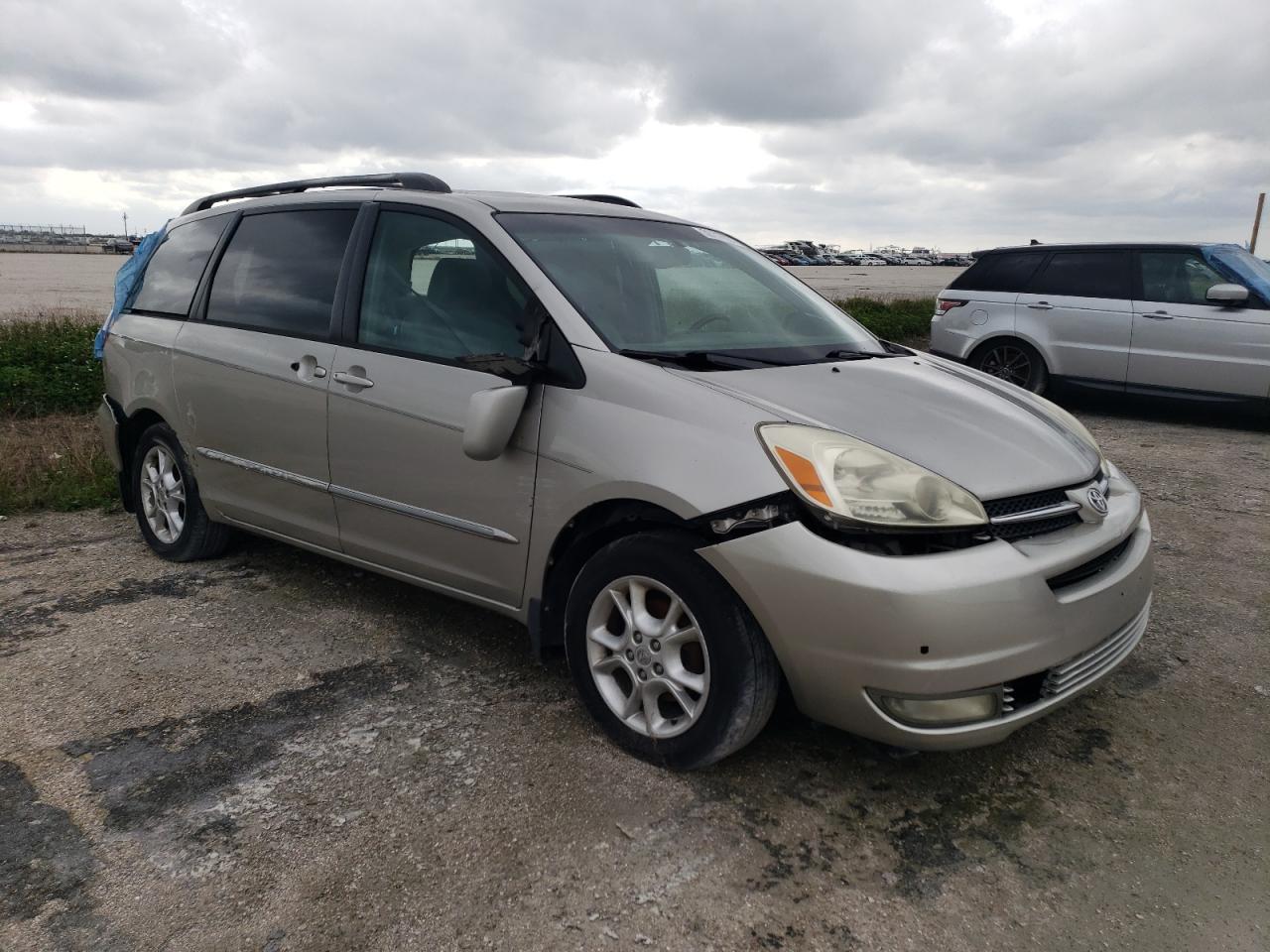 Photo 1 VIN: 5TDBA22C74S019463 - TOYOTA SIENNA 