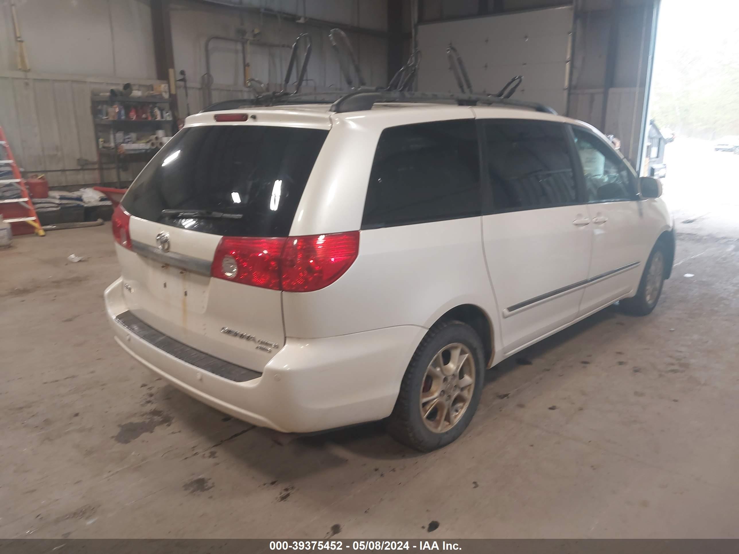 Photo 3 VIN: 5TDBA22C76S063269 - TOYOTA SIENNA 