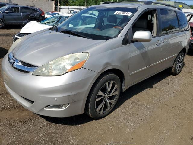 Photo 0 VIN: 5TDBA22C76S070870 - TOYOTA SIENNA XLE 