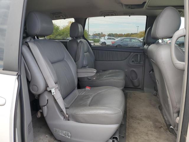 Photo 9 VIN: 5TDBA22C84S000792 - TOYOTA SIENNA XLE 