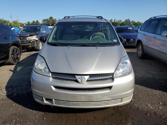 Photo 4 VIN: 5TDBA22C84S013834 - TOYOTA SIENNA XLE 