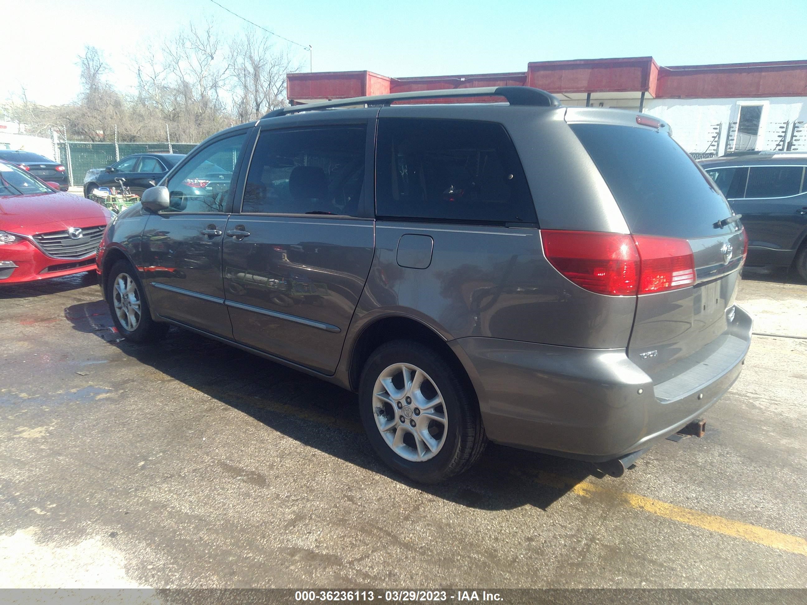 Photo 2 VIN: 5TDBA22C84S021013 - TOYOTA SIENNA 