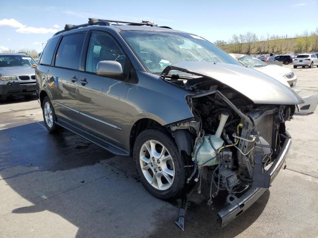 Photo 3 VIN: 5TDBA22C84S021867 - TOYOTA SIENNA XLE 