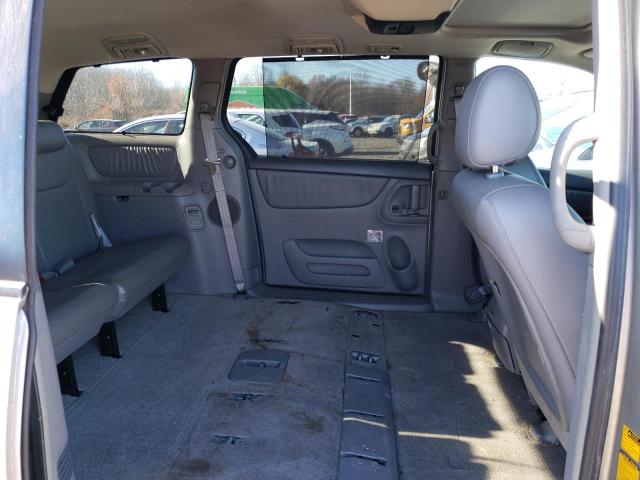 Photo 10 VIN: 5TDBA22C85S044471 - TOYOTA SIENNA XLE 