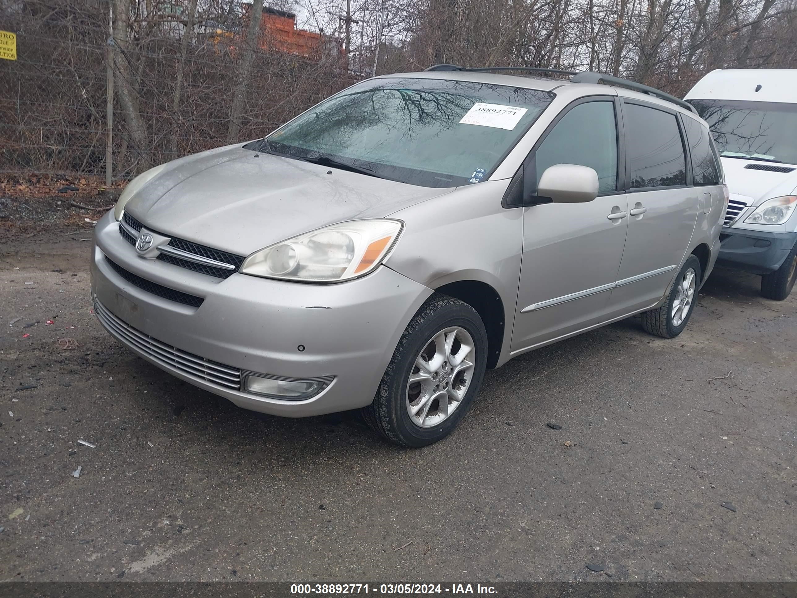 Photo 1 VIN: 5TDBA22C94S028259 - TOYOTA SIENNA 