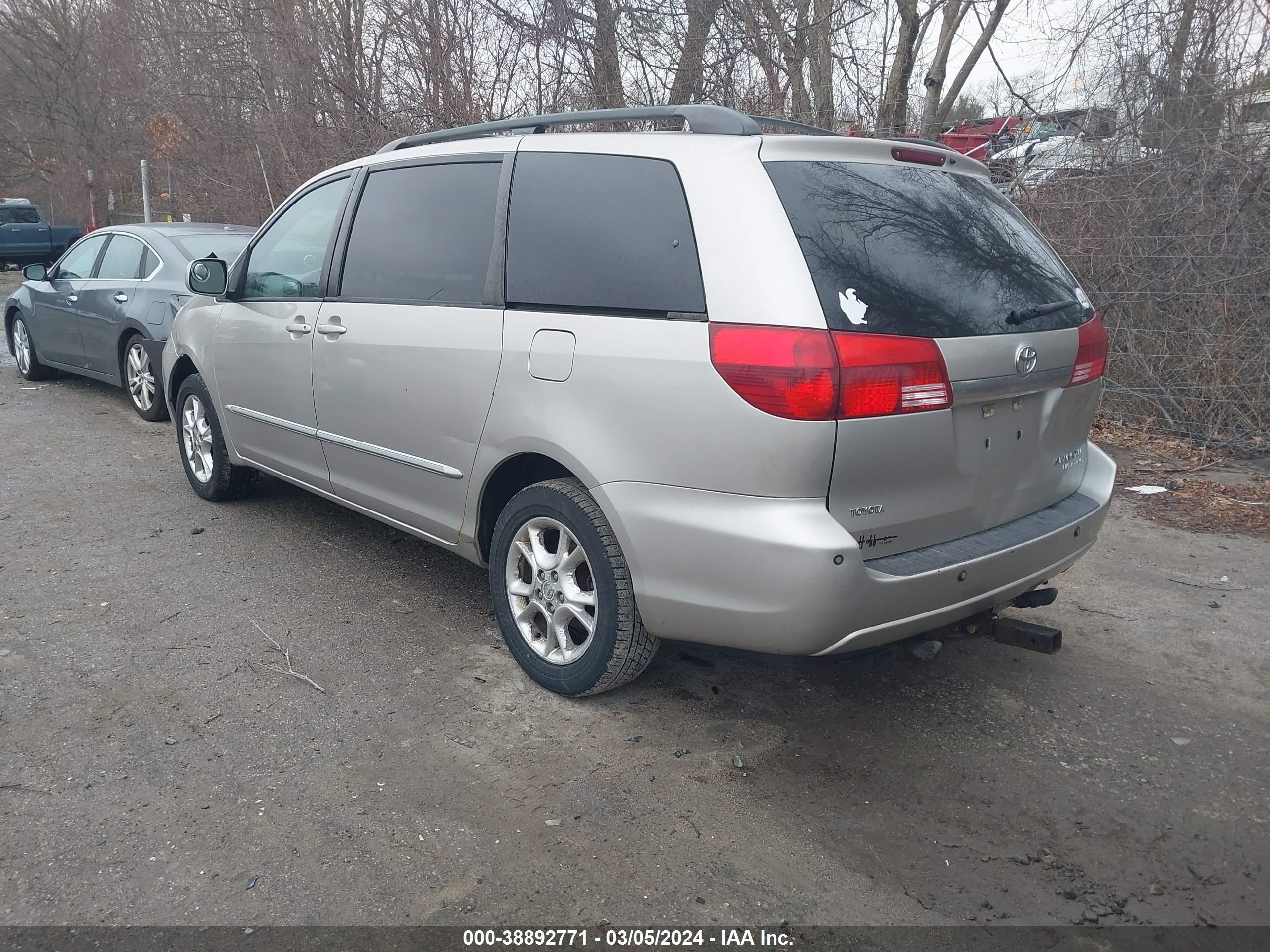 Photo 2 VIN: 5TDBA22C94S028259 - TOYOTA SIENNA 