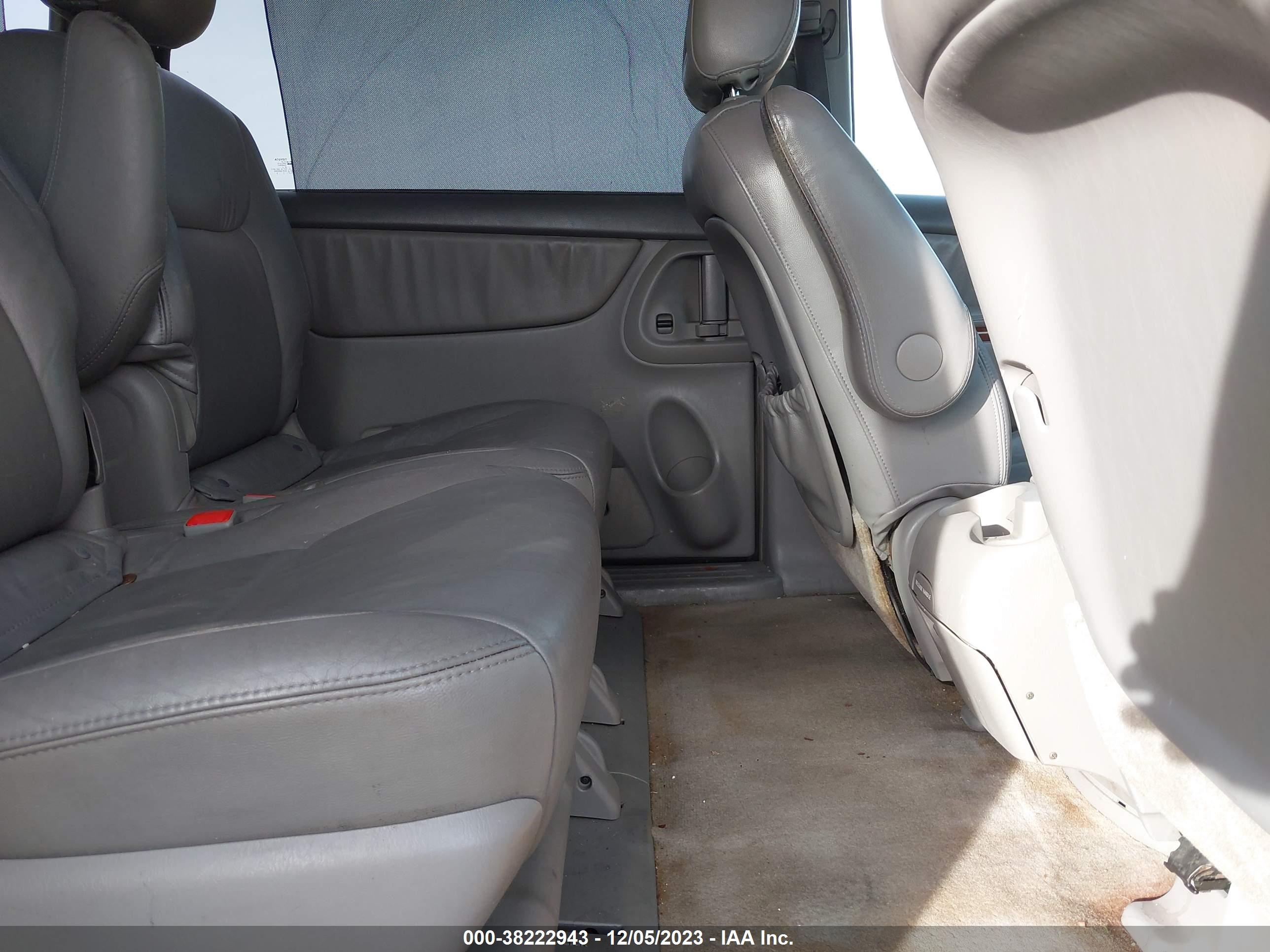 Photo 7 VIN: 5TDBA22C95S036735 - TOYOTA SIENNA 