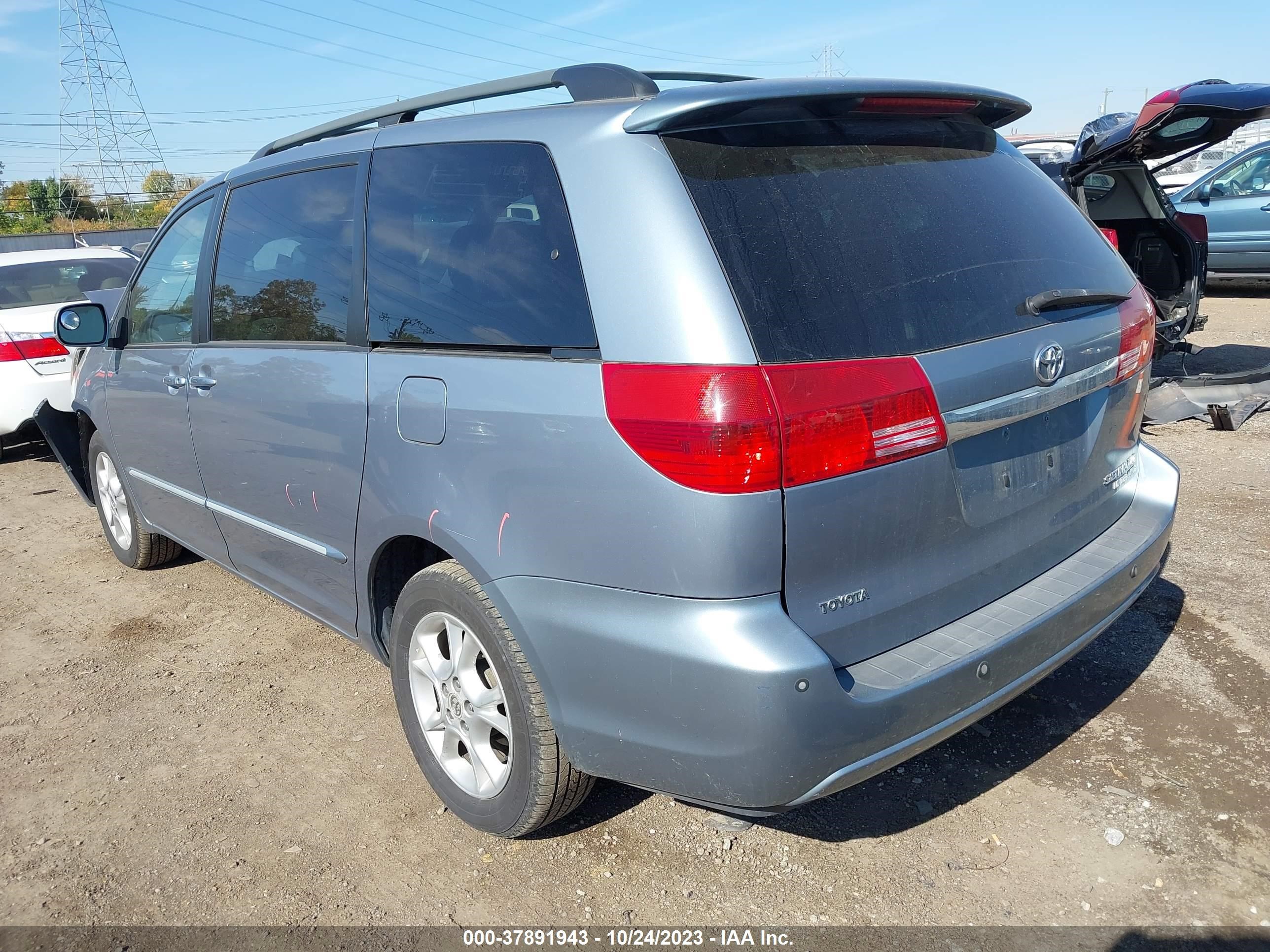 Photo 2 VIN: 5TDBA22CX4S001331 - TOYOTA SIENNA 