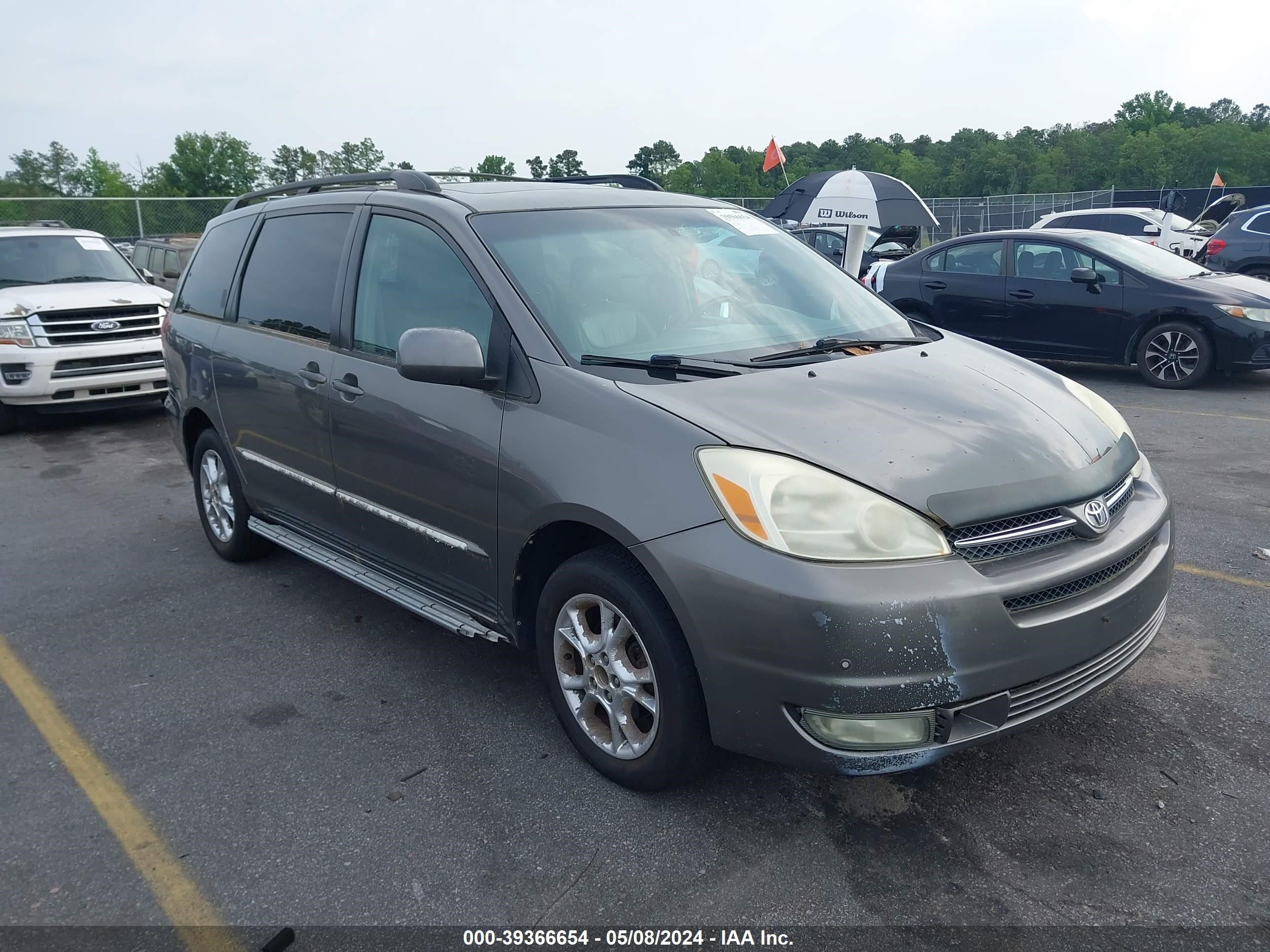 Photo 0 VIN: 5TDBA22CX4S020901 - TOYOTA SIENNA 