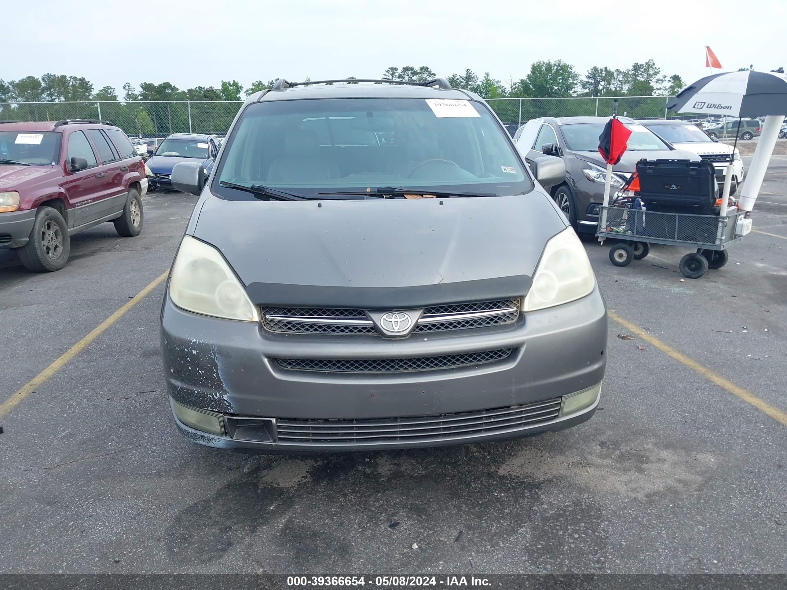 Photo 5 VIN: 5TDBA22CX4S020901 - TOYOTA SIENNA 