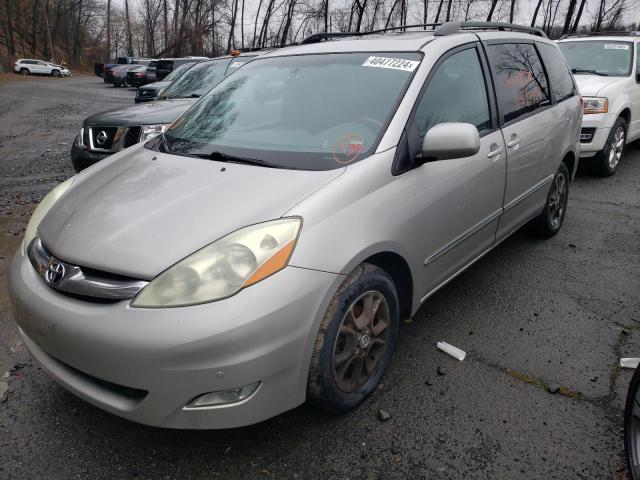 Photo 0 VIN: 5TDBA22CX6S060236 - TOYOTA SIENNA XLE 