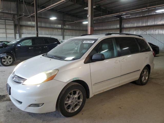 Photo 0 VIN: 5TDBA22CX6S060947 - TOYOTA SIENNA XLE 