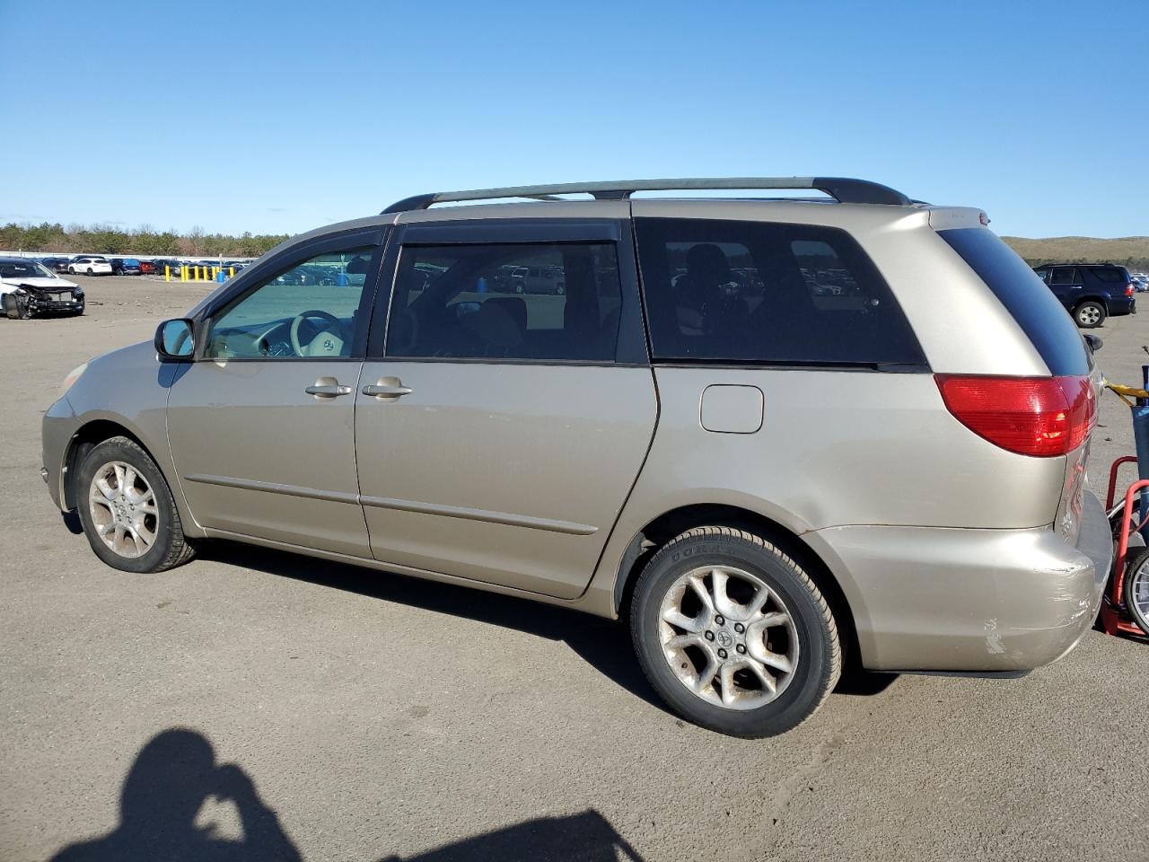 Photo 1 VIN: 5TDBA23C04S010313 - TOYOTA SIENNA 