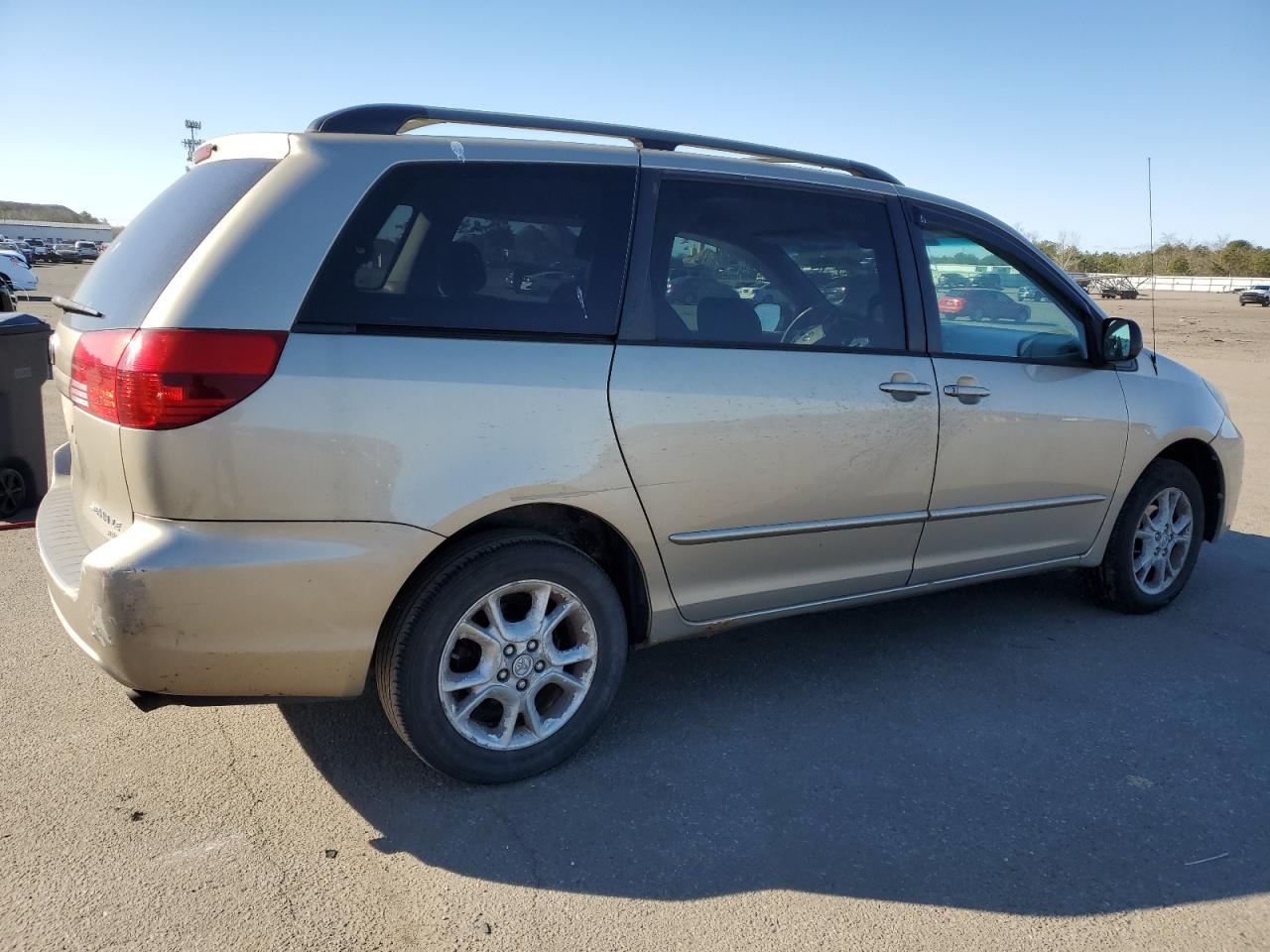 Photo 2 VIN: 5TDBA23C04S010313 - TOYOTA SIENNA 