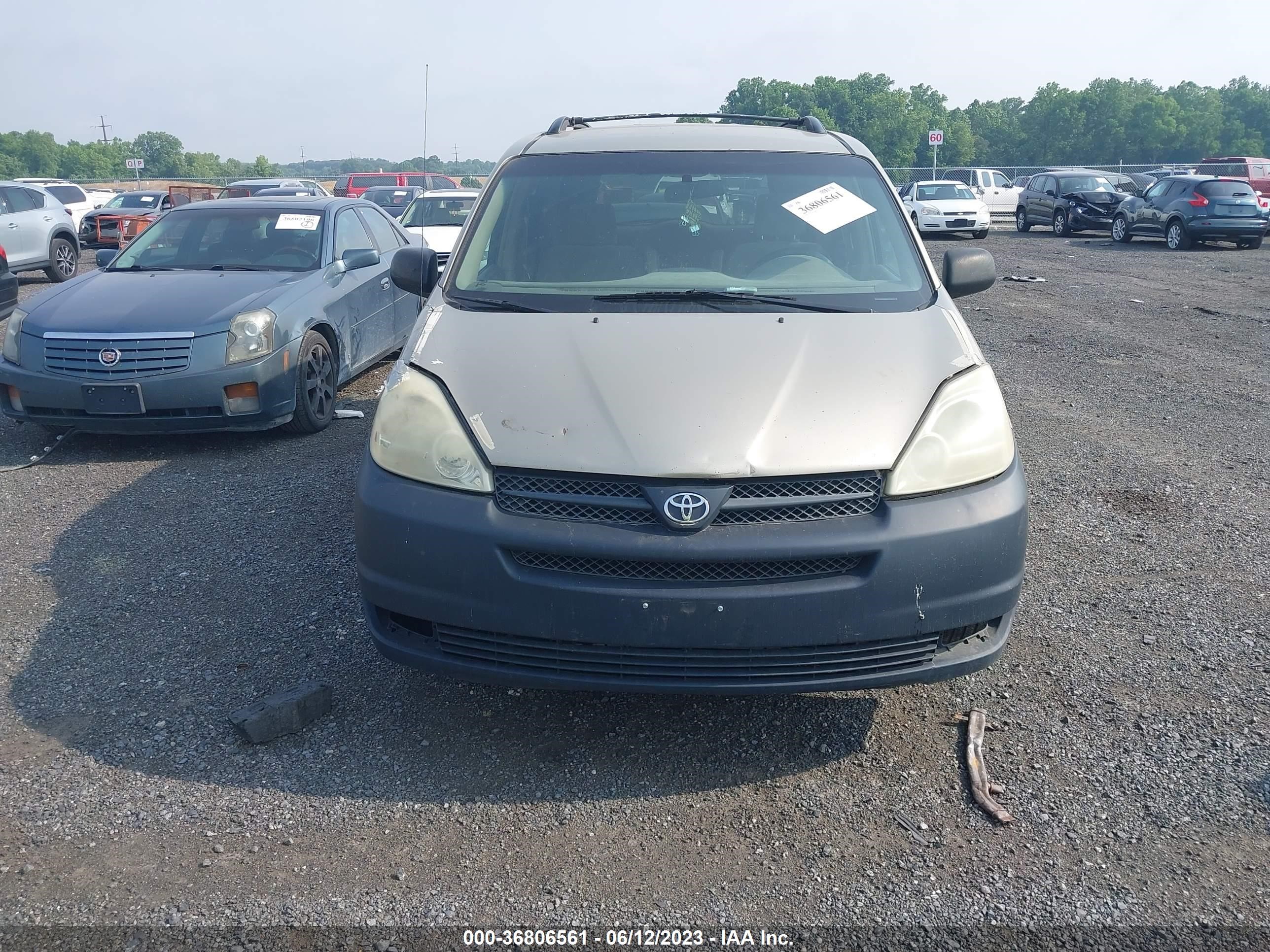 Photo 10 VIN: 5TDBA23C24S009518 - TOYOTA SIENNA 