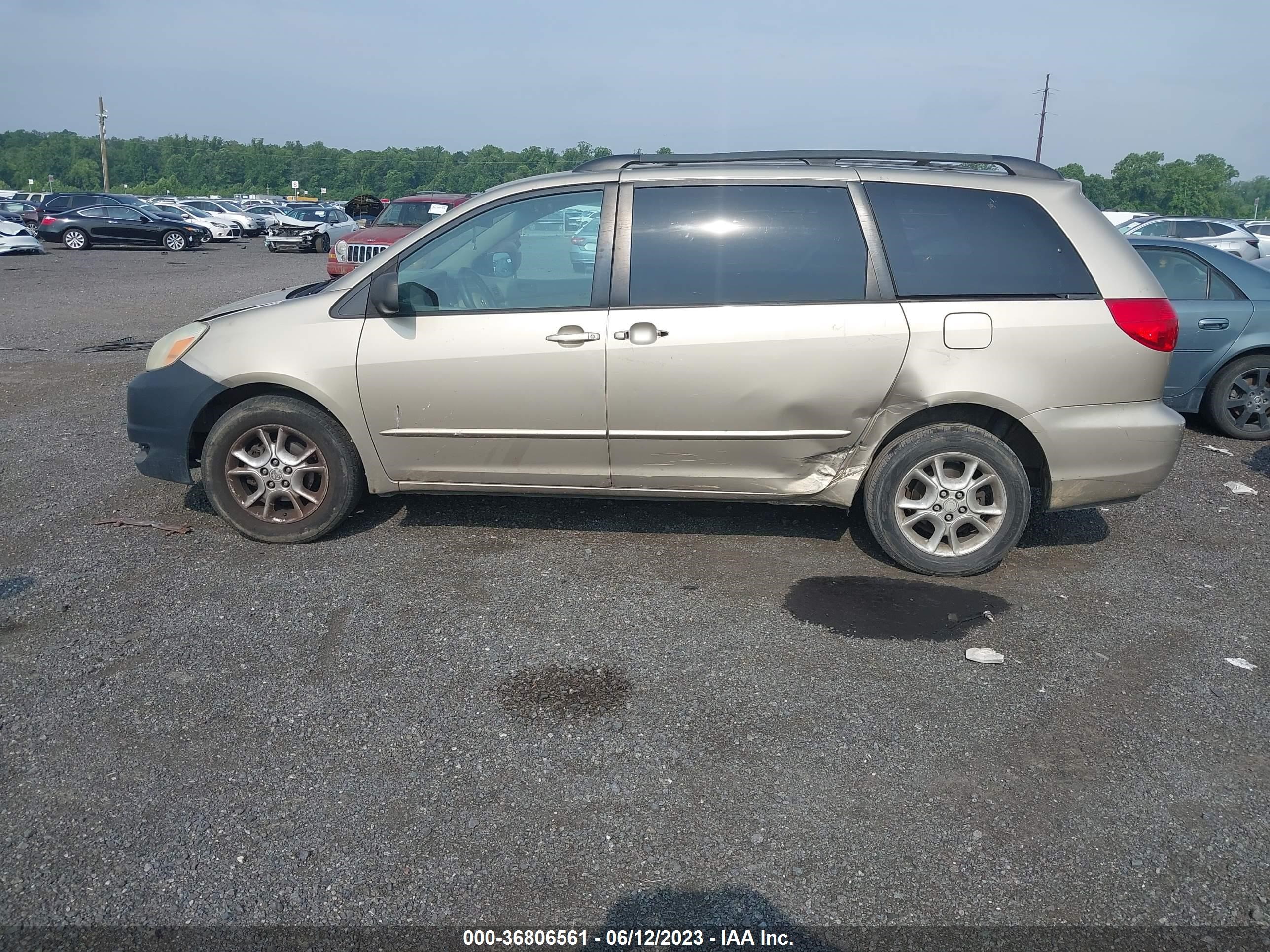 Photo 12 VIN: 5TDBA23C24S009518 - TOYOTA SIENNA 