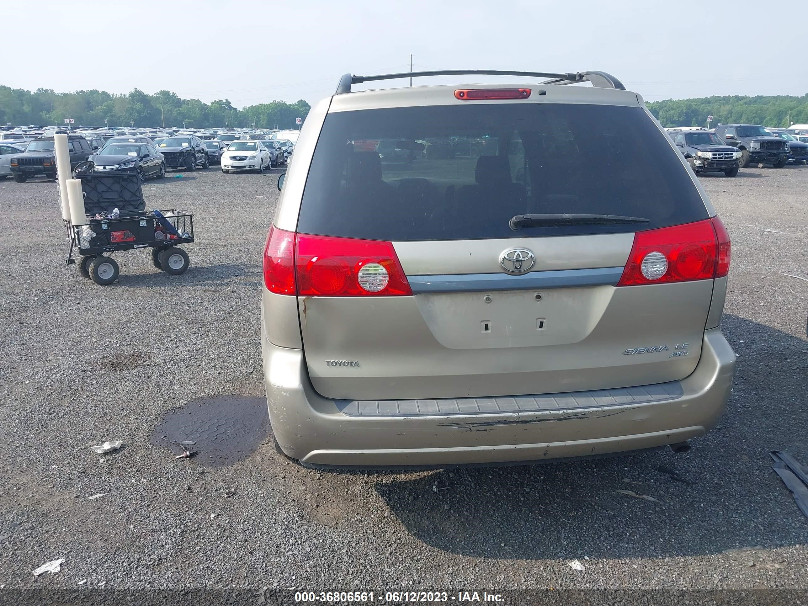 Photo 14 VIN: 5TDBA23C24S009518 - TOYOTA SIENNA 