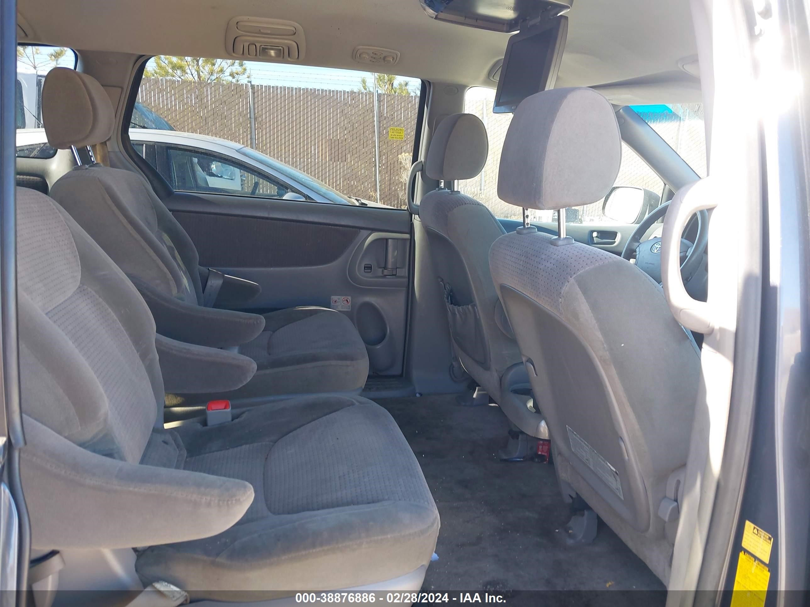 Photo 7 VIN: 5TDBA23C26S067826 - TOYOTA SIENNA 