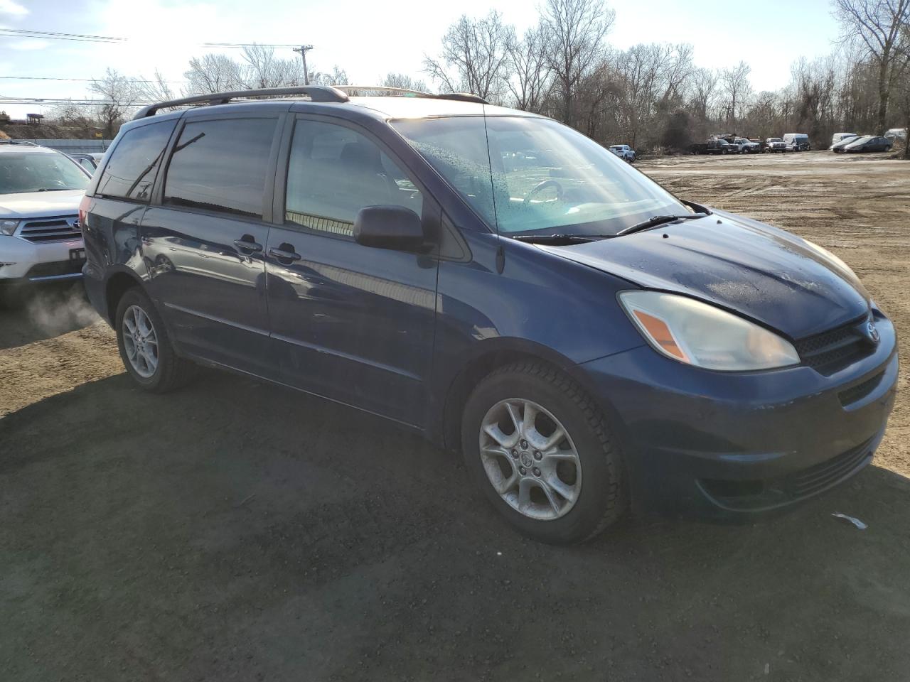 Photo 3 VIN: 5TDBA23C34S010564 - TOYOTA SIENNA 