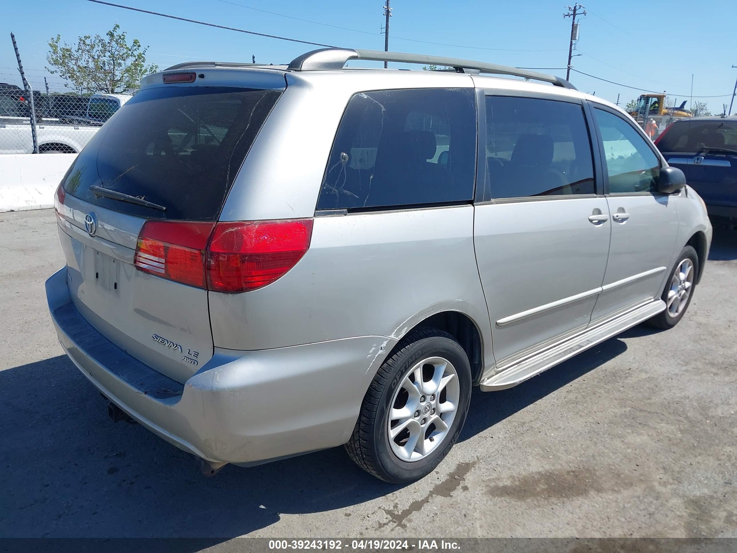 Photo 3 VIN: 5TDBA23C34S015957 - TOYOTA SIENNA 