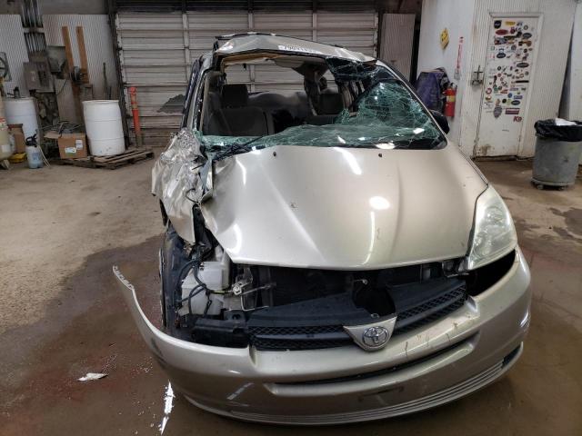 Photo 4 VIN: 5TDBA23C54S007049 - TOYOTA SIENNA LE 