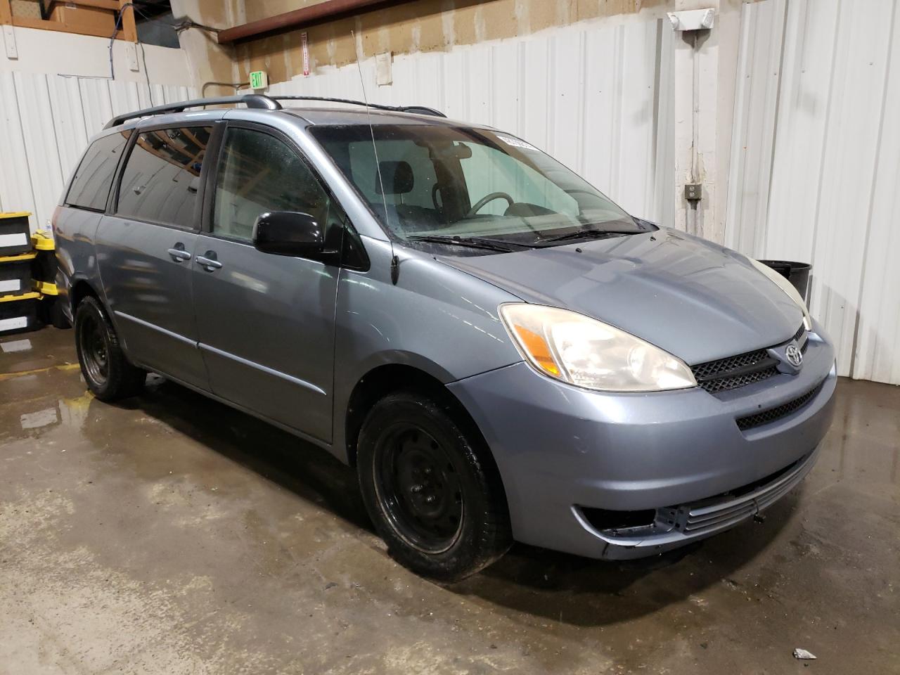 Photo 3 VIN: 5TDBA23C54S019122 - TOYOTA SIENNA 