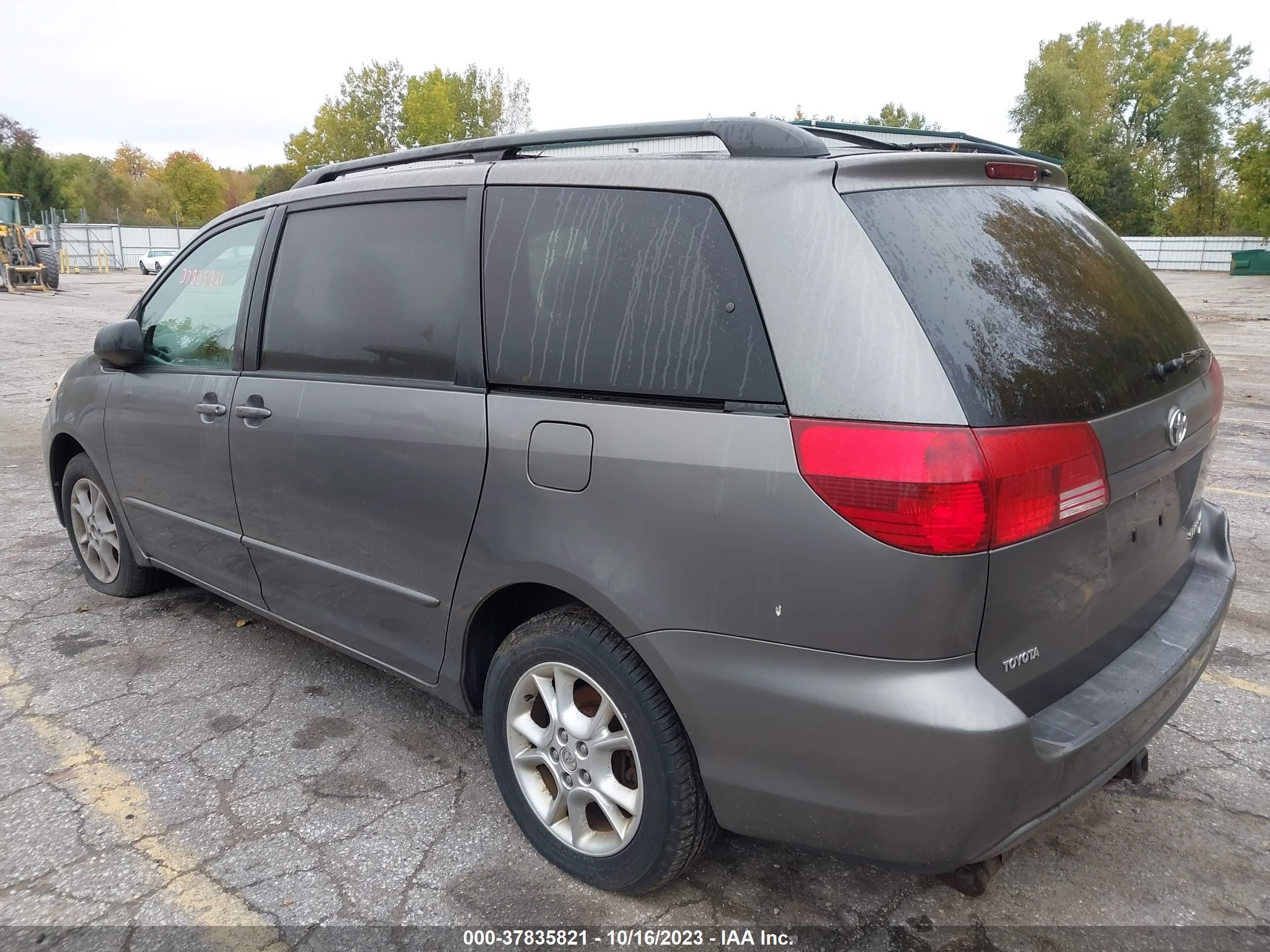 Photo 2 VIN: 5TDBA23C55S042630 - TOYOTA SIENNA 