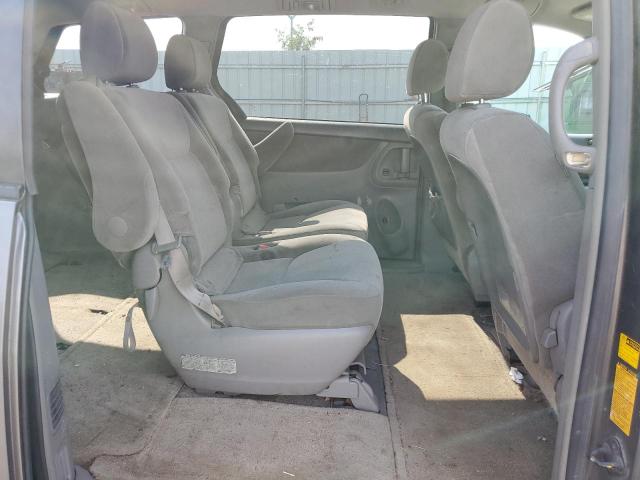 Photo 10 VIN: 5TDBA23C65S032334 - TOYOTA SIENNA LE 