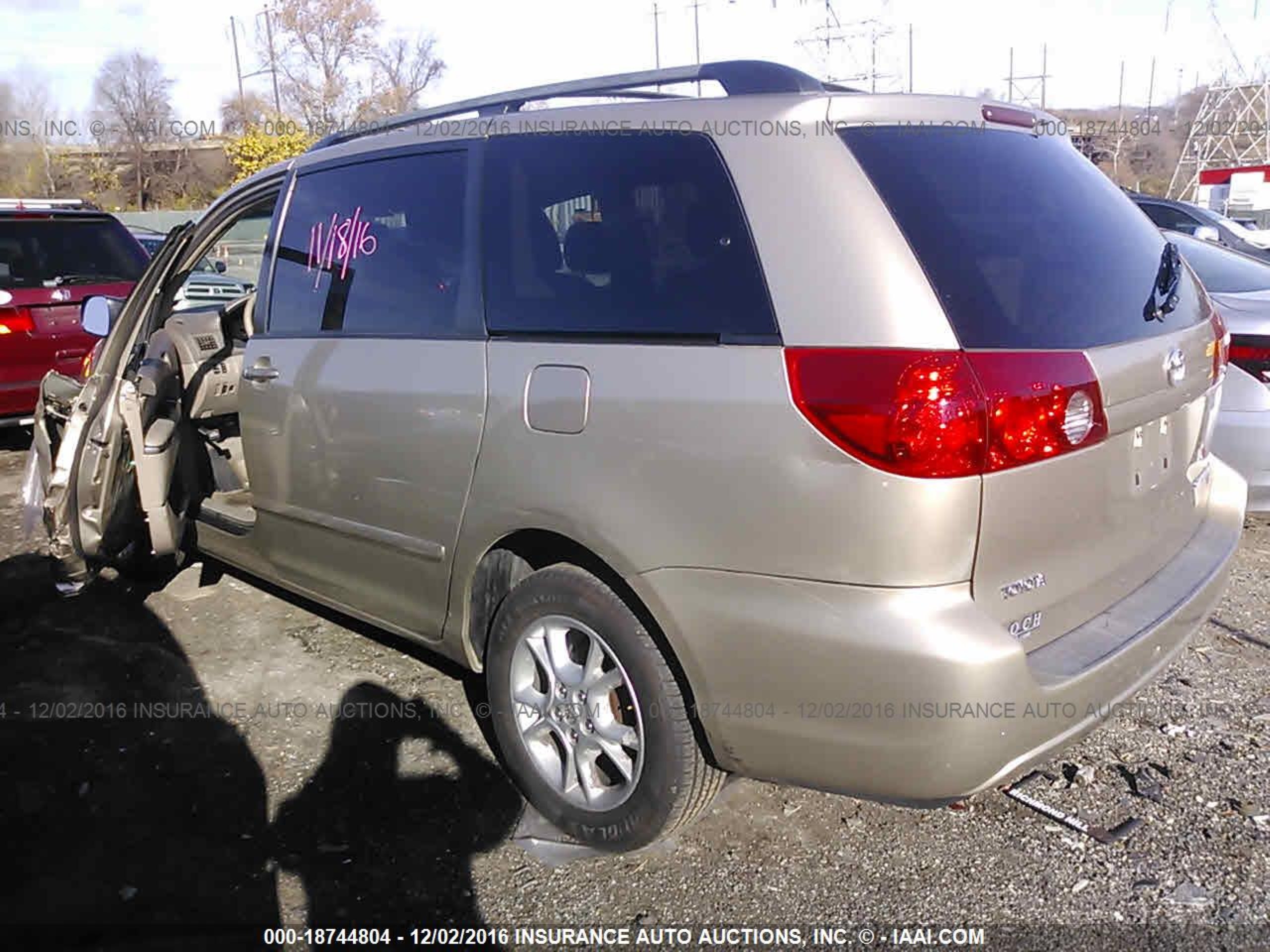 Photo 2 VIN: 5TDBA23C86S056491 - TOYOTA SIENNA 