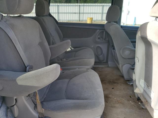 Photo 10 VIN: 5TDBA23C95S035874 - TOYOTA SIENNA LE 