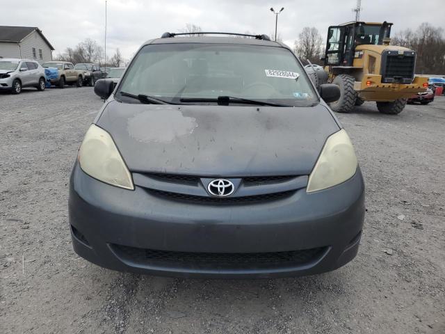 Photo 4 VIN: 5TDBA23C96S070562 - TOYOTA SIENNA LE 