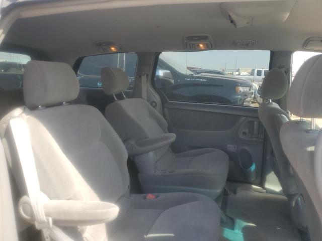 Photo 10 VIN: 5TDBA23CX4S007810 - TOYOTA SIENNA LE 