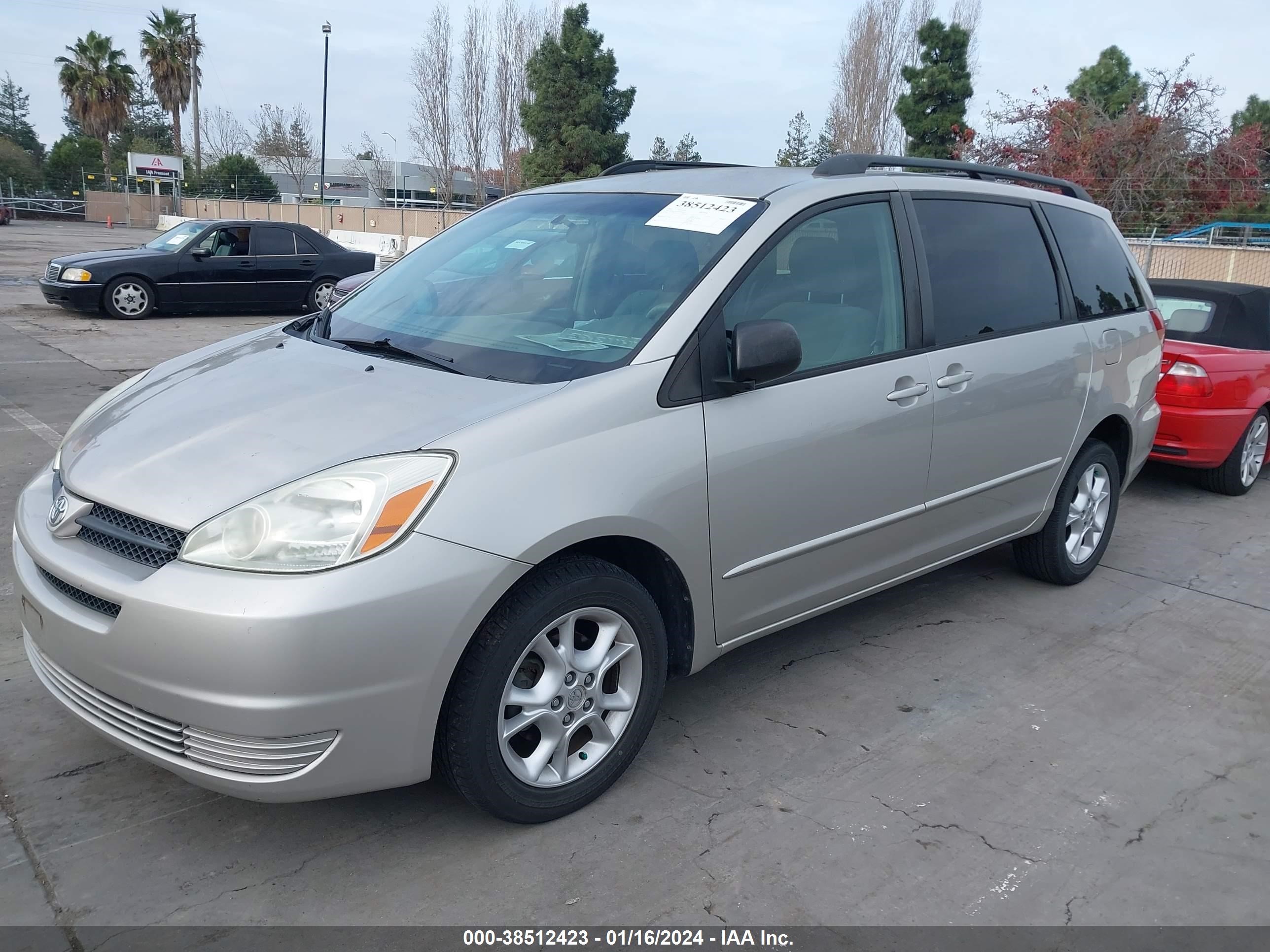 Photo 1 VIN: 5TDBA23CX4S019343 - TOYOTA SIENNA 