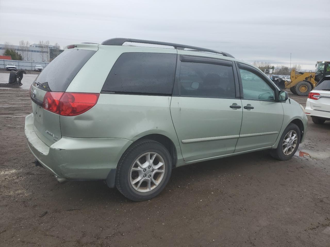 Photo 2 VIN: 5TDBA29C36S054574 - TOYOTA SIENNA 