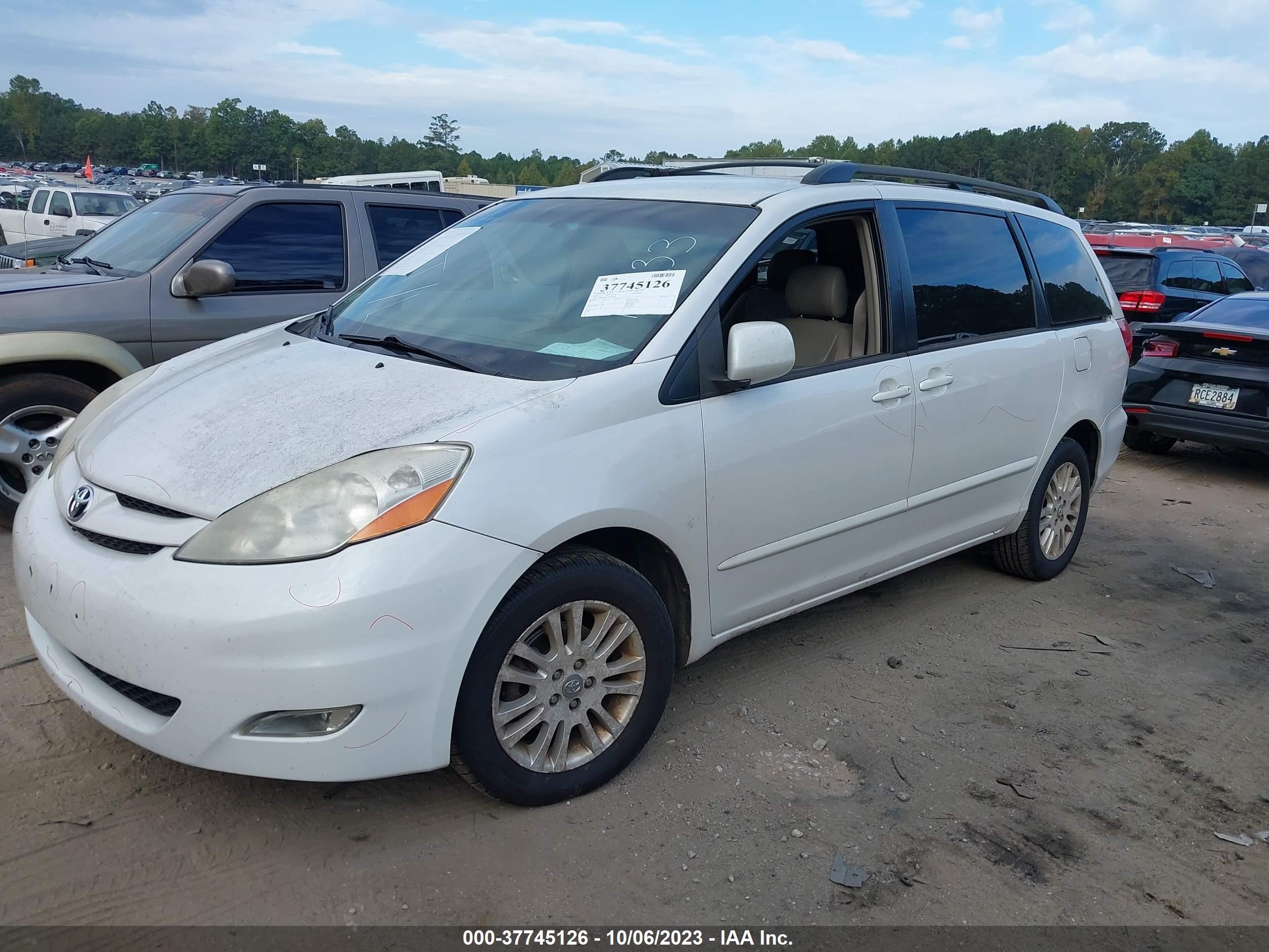 Photo 1 VIN: 5TDBK22C07S002439 - TOYOTA SIENNA 