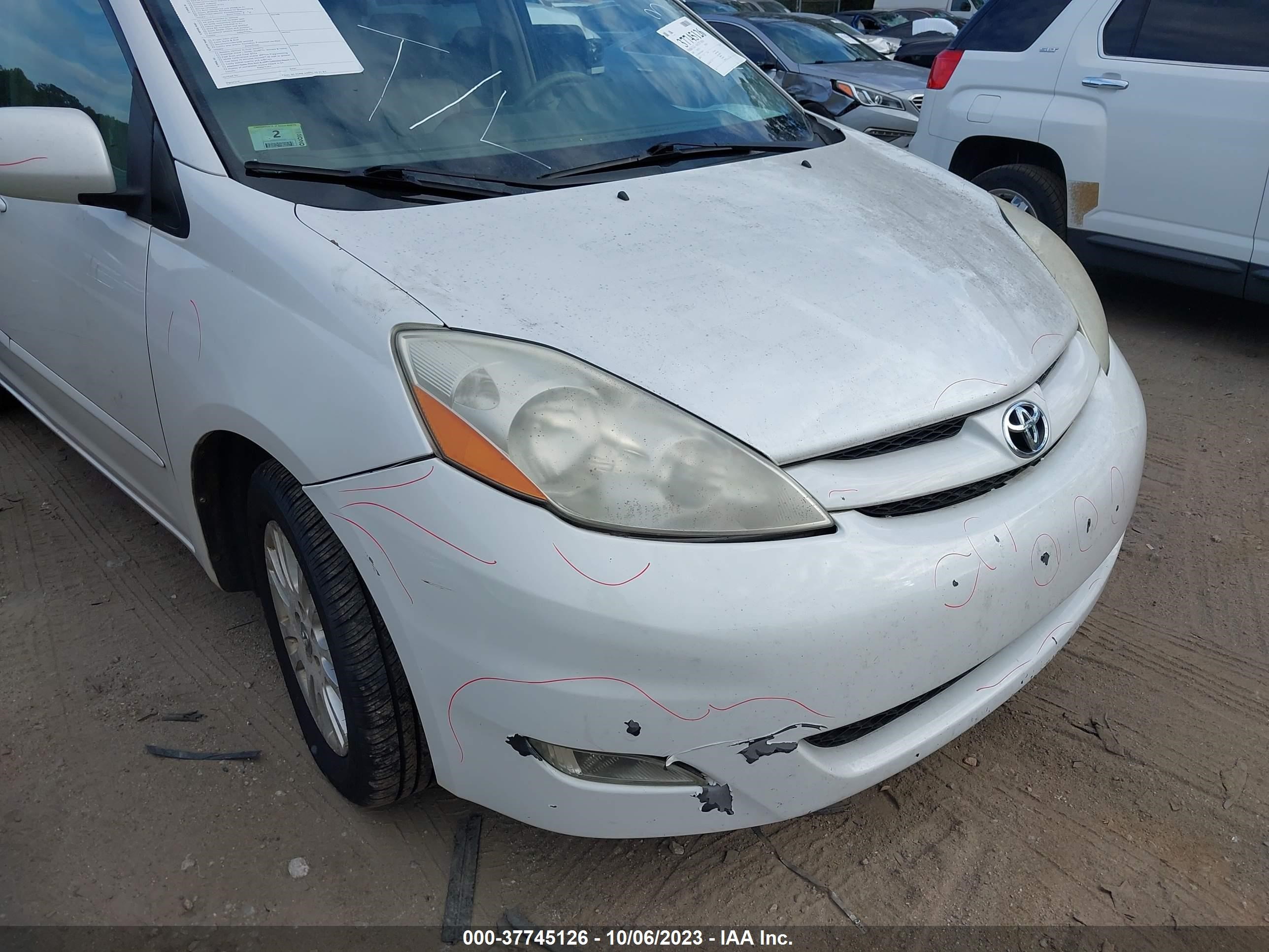 Photo 5 VIN: 5TDBK22C07S002439 - TOYOTA SIENNA 