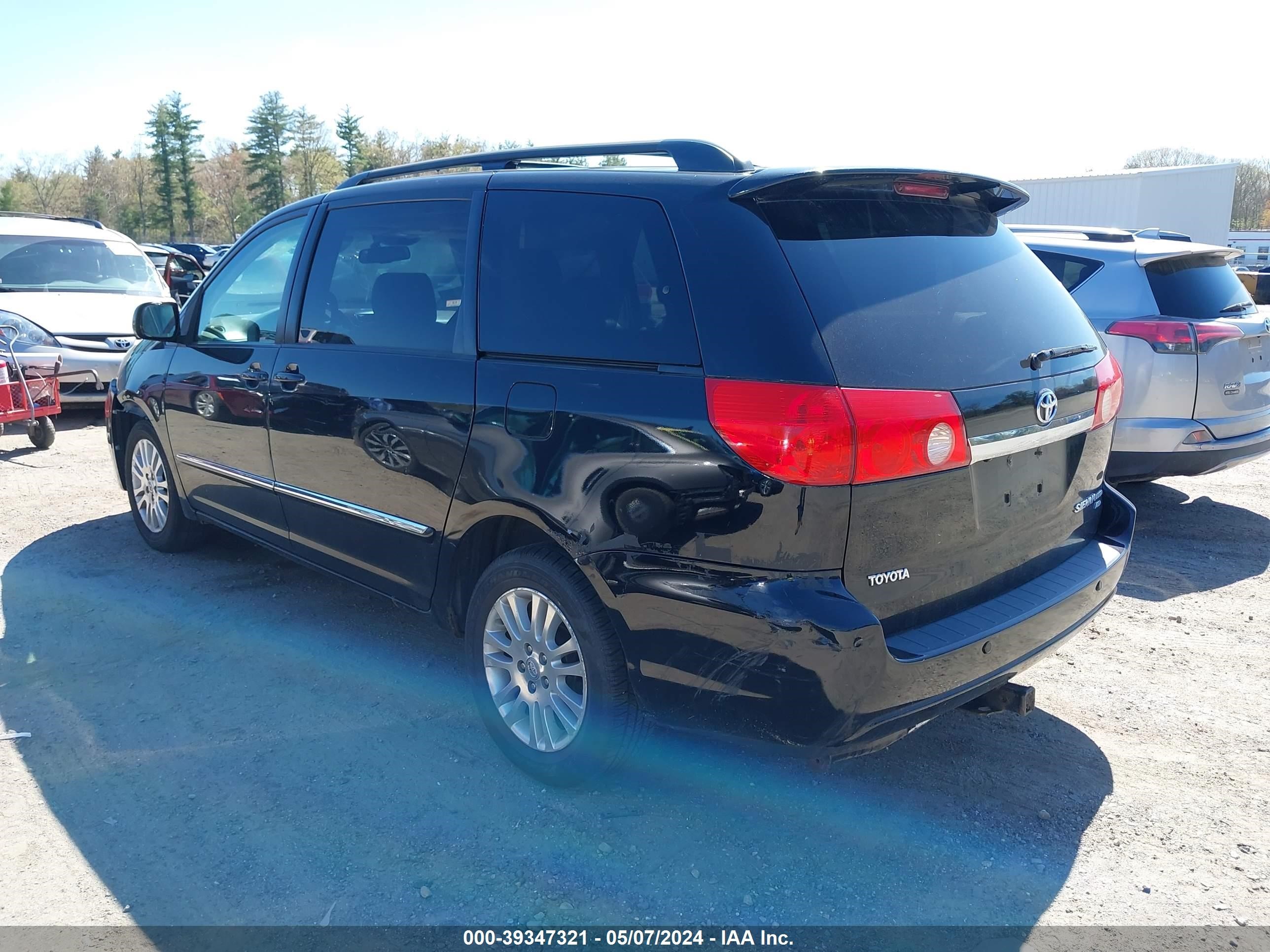 Photo 2 VIN: 5TDBK22C08S019646 - TOYOTA SIENNA 